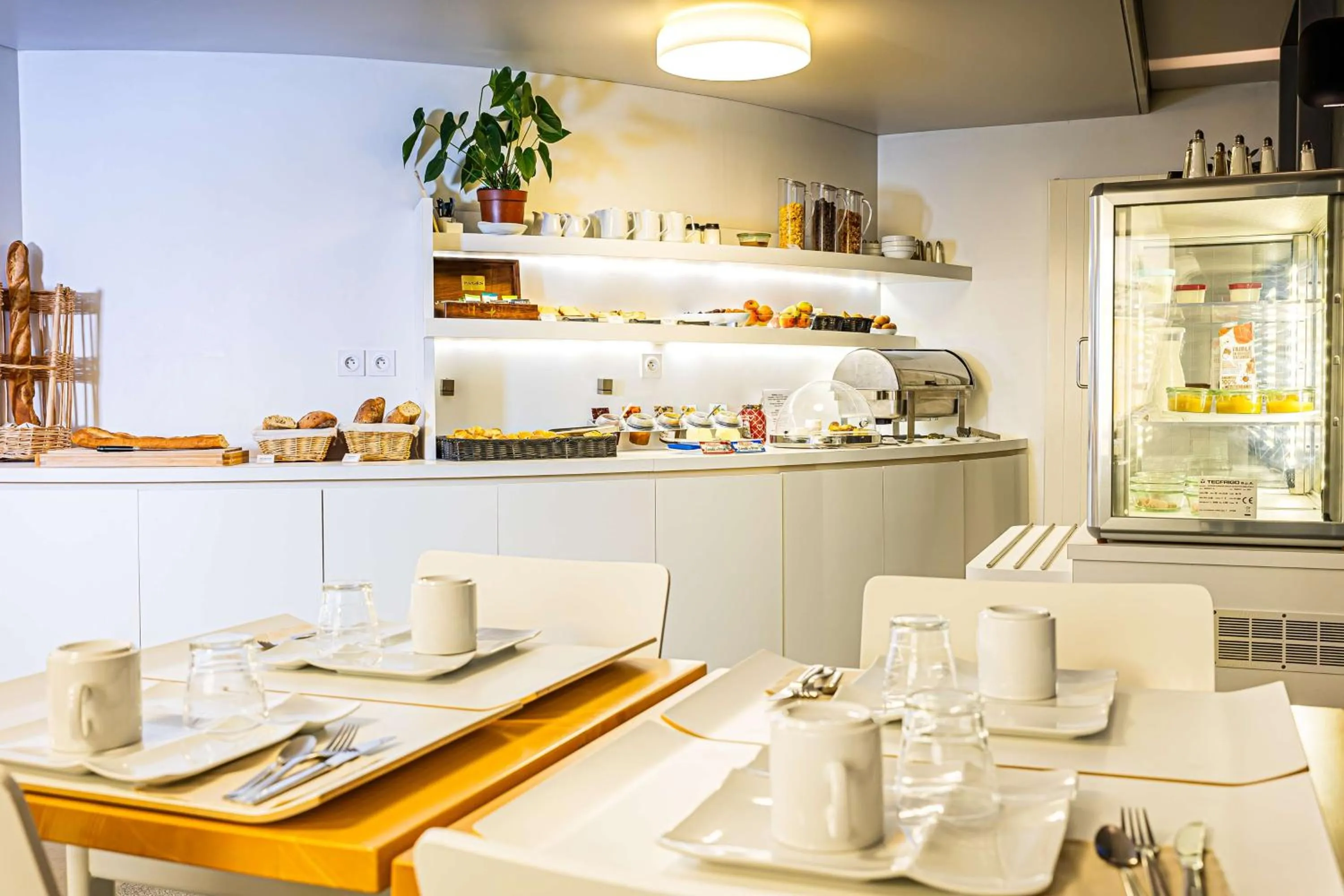 Breakfast in Best Western Le Moulin de Ducey