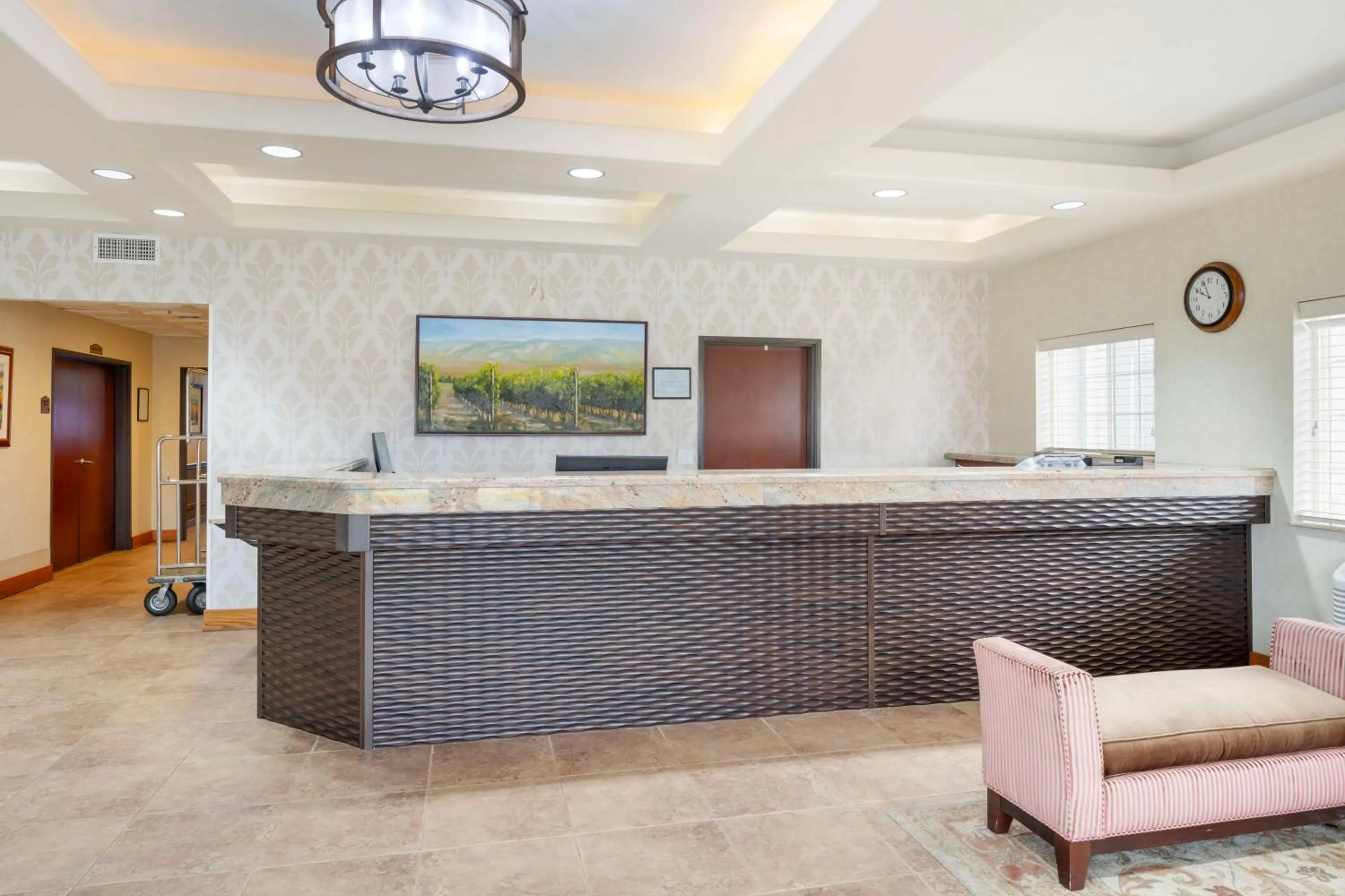 Lobby or reception in Best Western PLUS Walla Walla Suites Inn