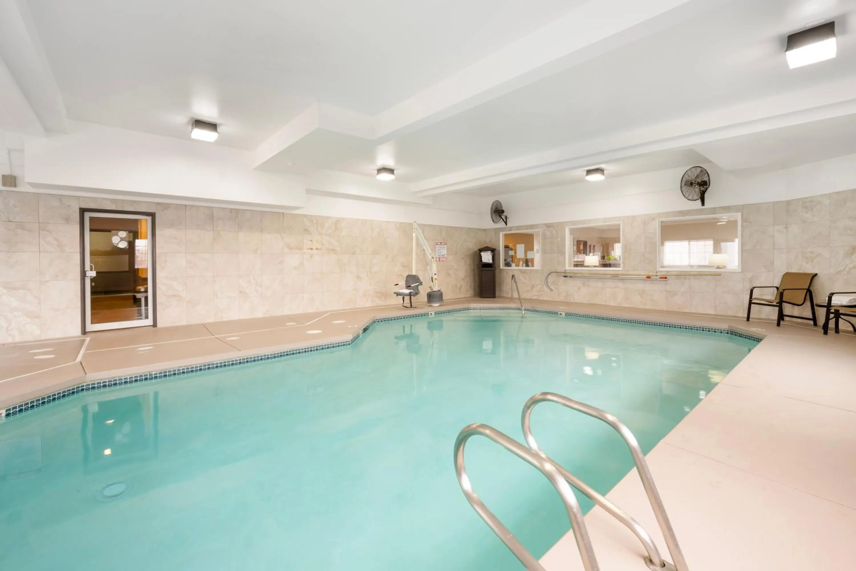 Swimming pool in Best Western PLUS Walla Walla Suites Inn
