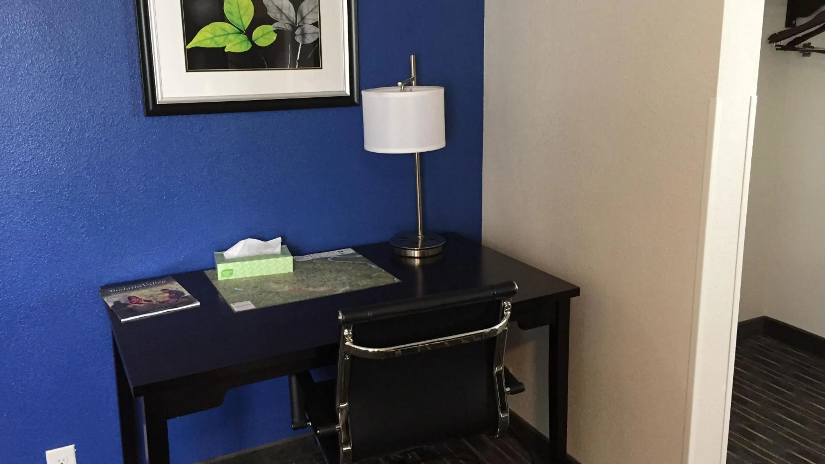 Bedroom in Comfort Inn & Suites Tigard near Washington Square