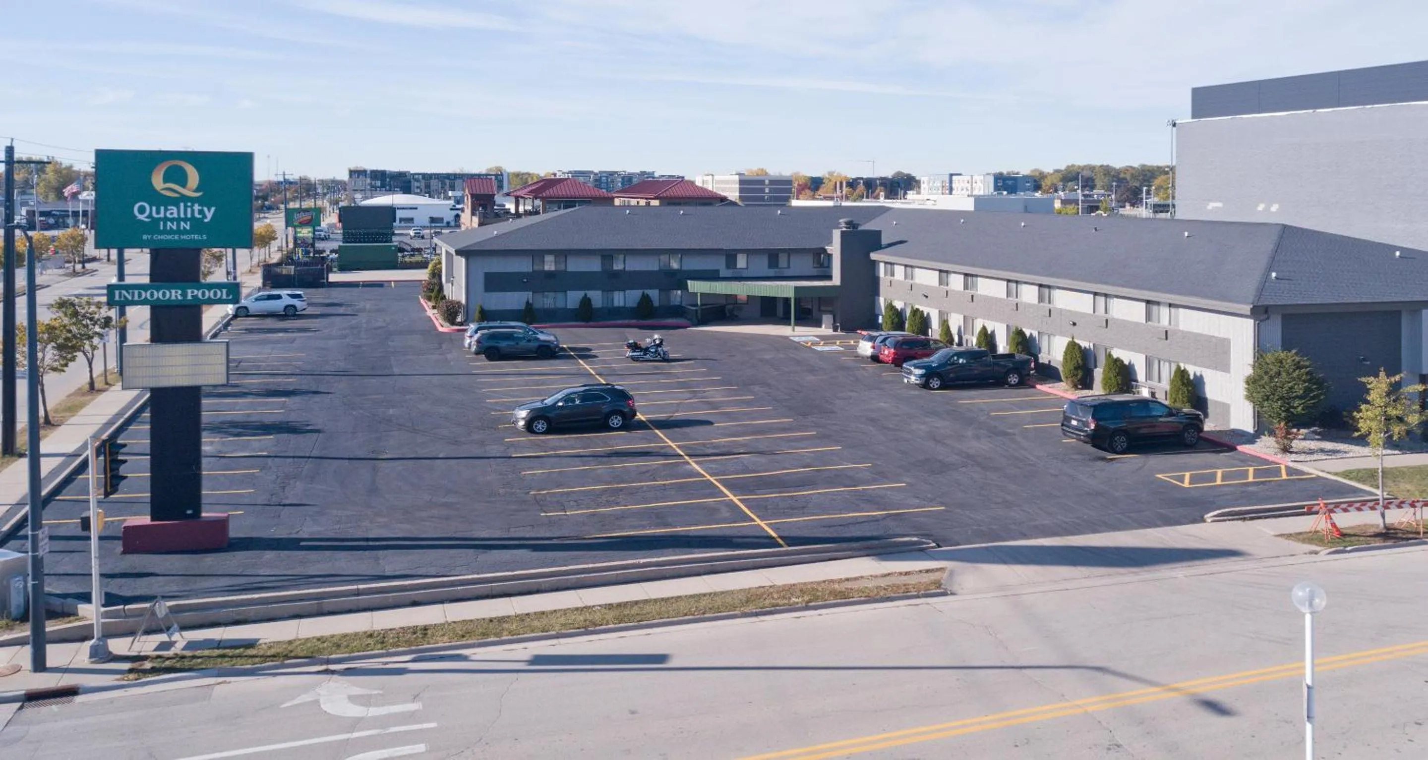 Property building in Quality Inn Stadium Area Green Bay Stadium