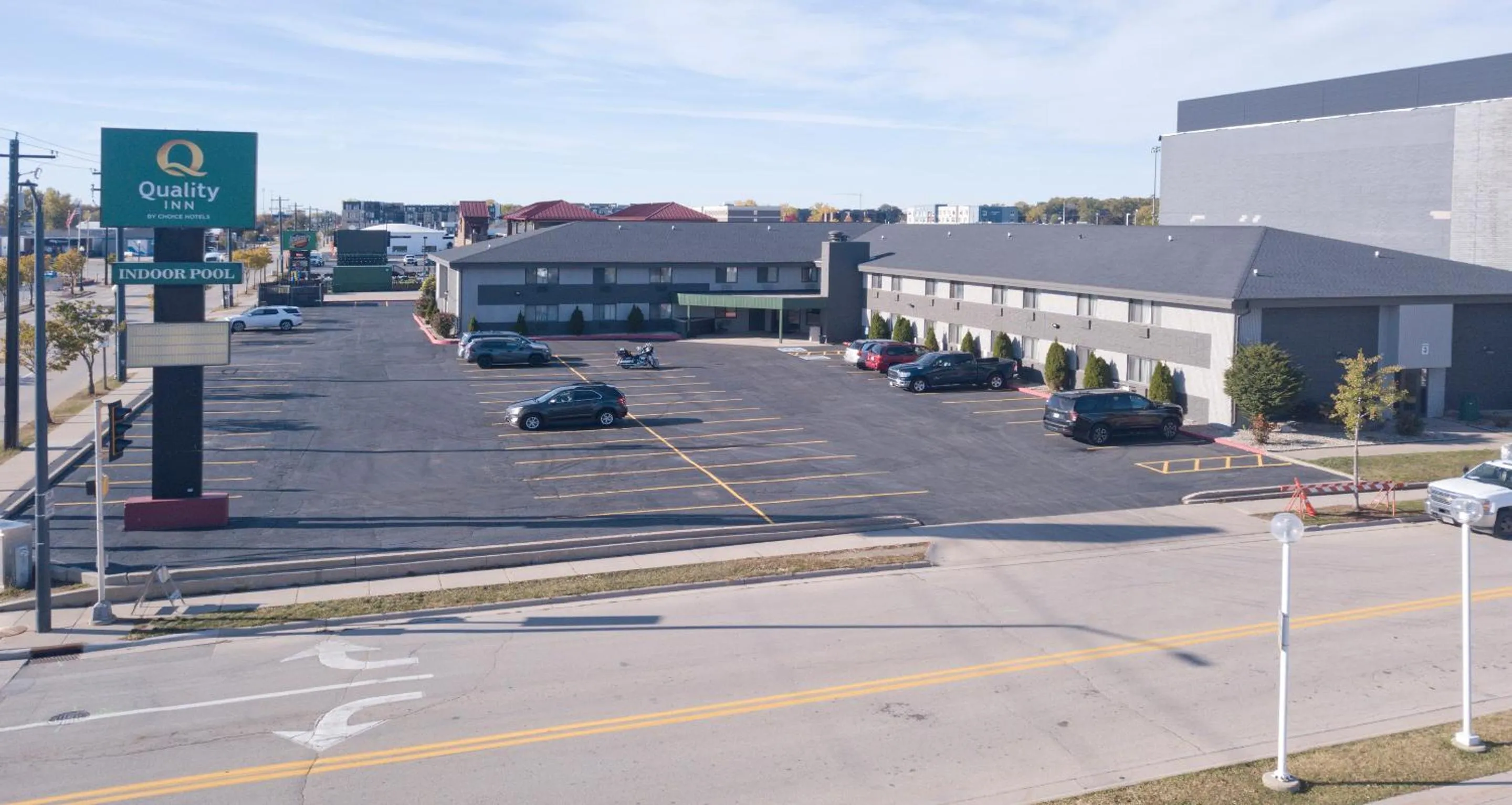 Property building in Quality Inn Stadium Area Green Bay Stadium