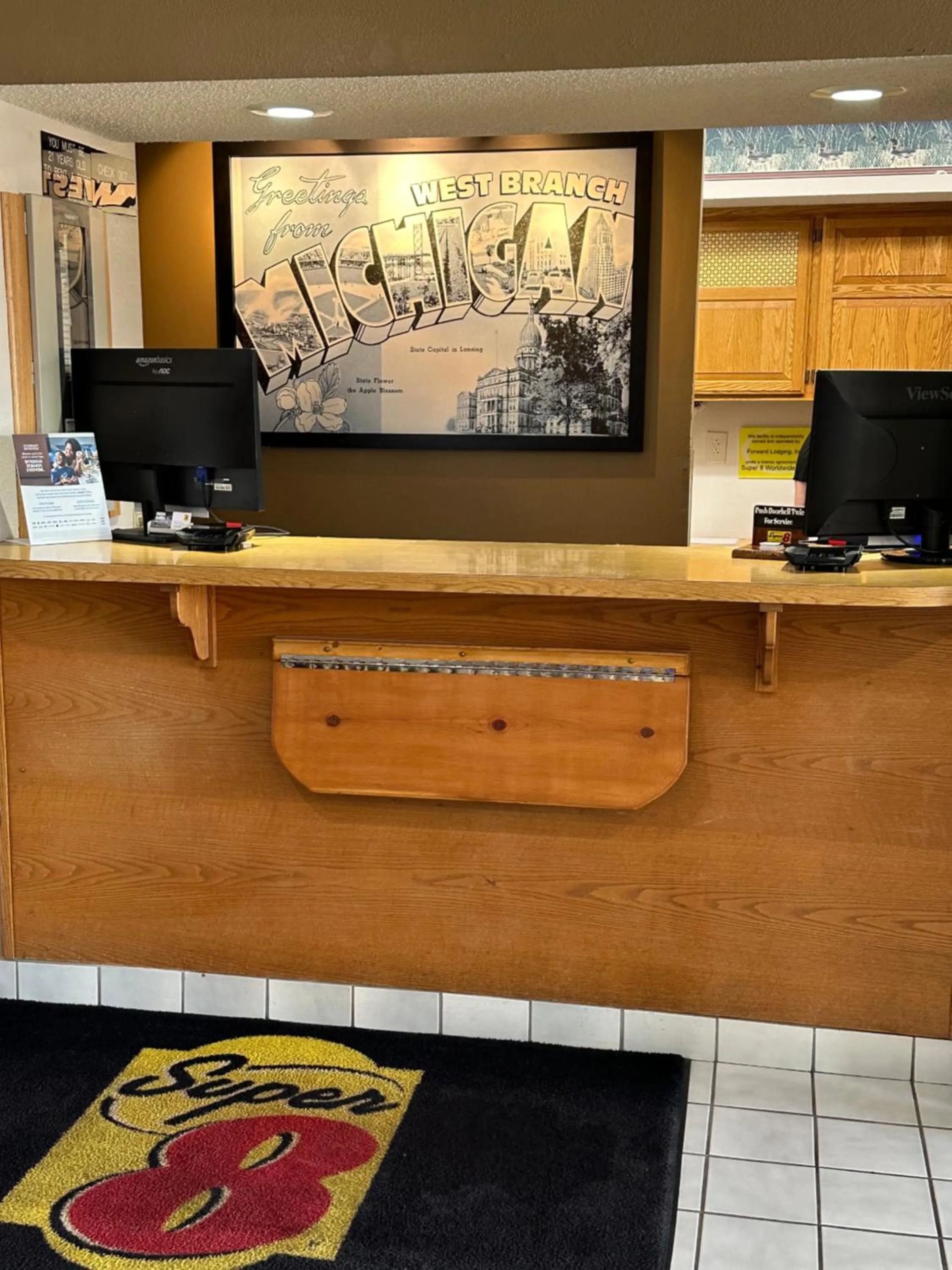 Lobby or reception in Super 8 by Wyndham West Branch