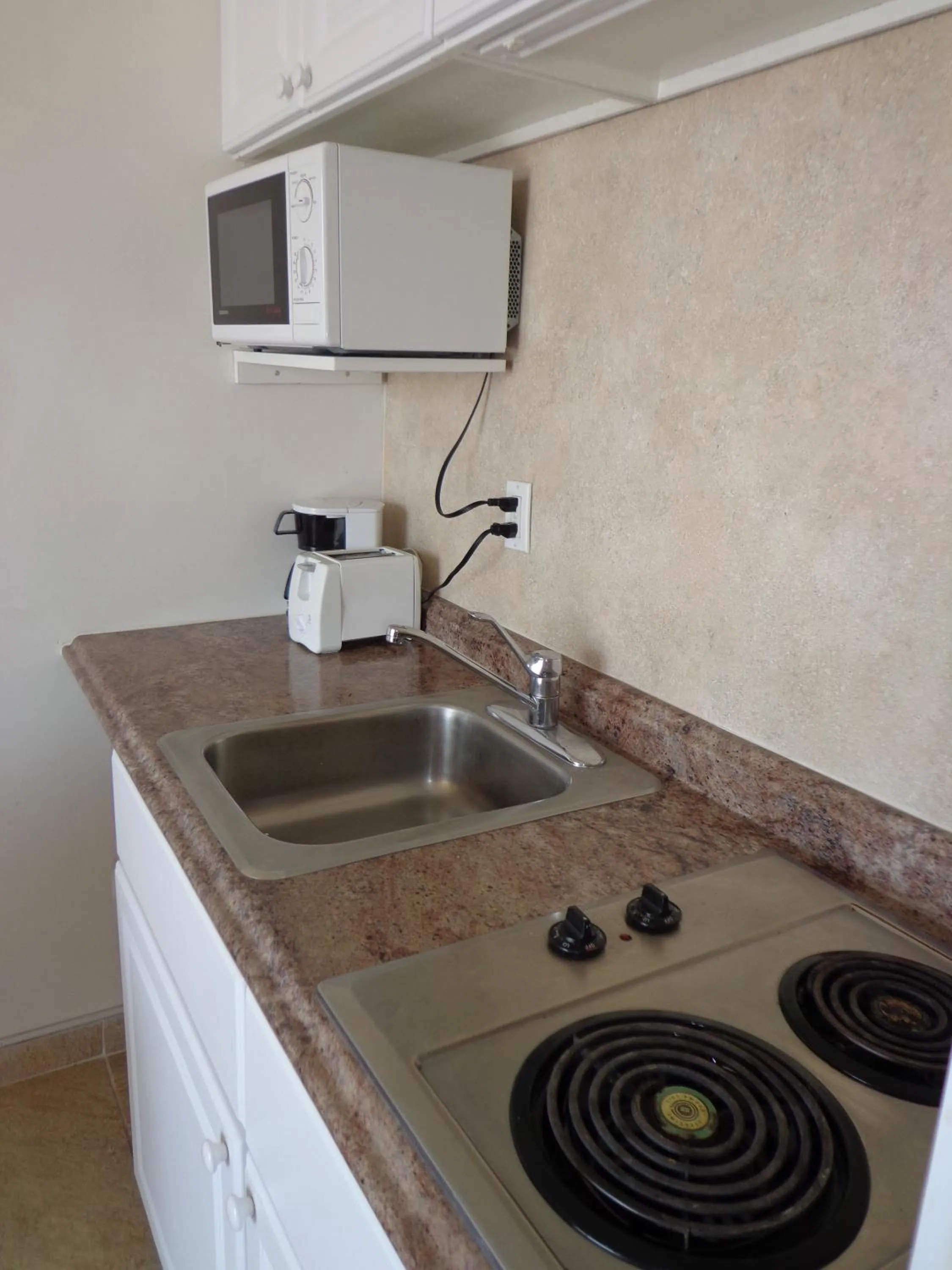 Kitchen or kitchenette in Beach Terrace Motor Inn