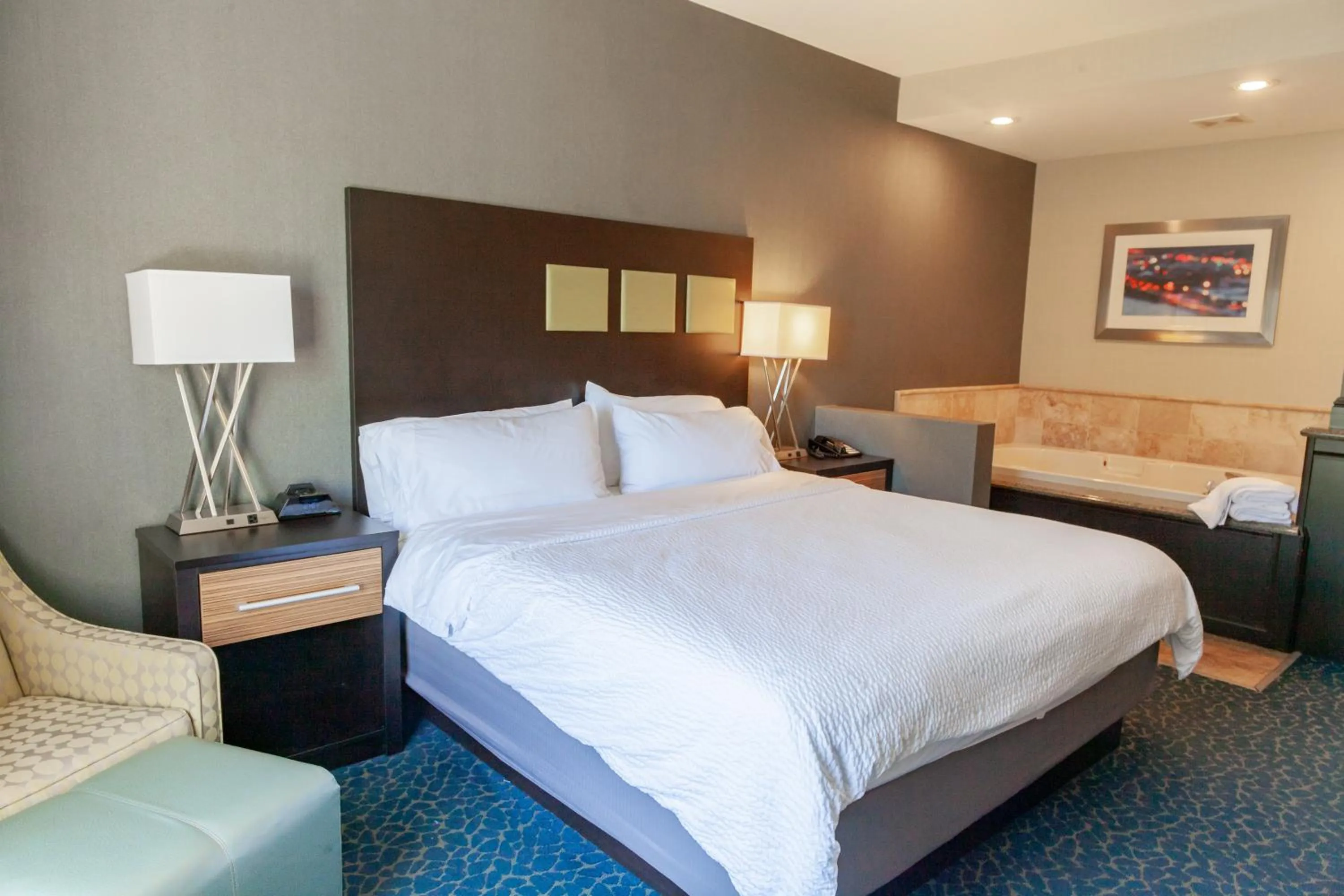 Bed in Holiday Inn Express Jackson by IHG