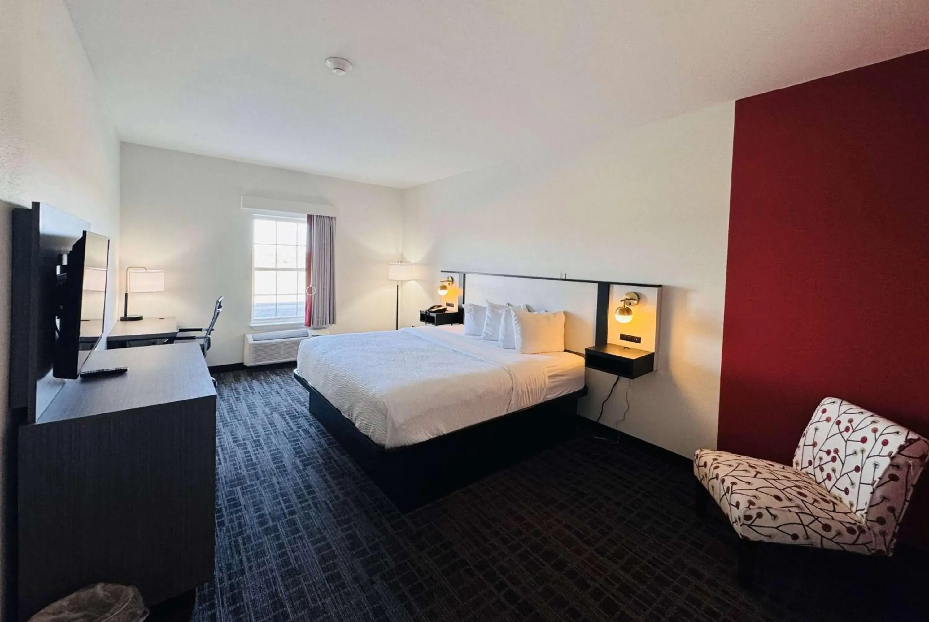 King Room - Disability Access/Non-Smoking in Ramada by Wyndham Sparta/At Speedway King Room - Disability Access/Non-Smoking in Ramada by Wyndham Sparta/At Speedway