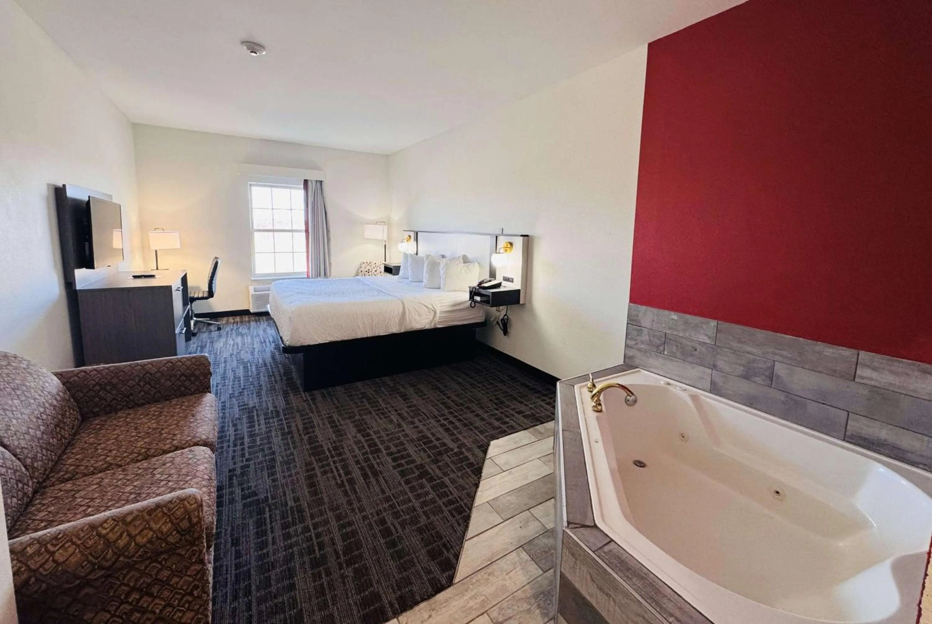 King Business Room - Non-Smoking in Ramada by Wyndham Sparta/At Speedway