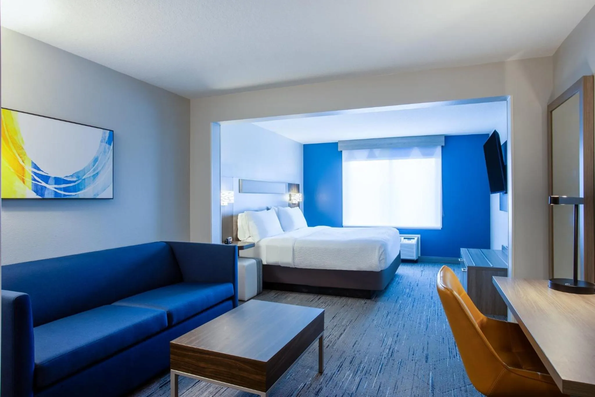 Photo of the whole room, Bed in Holiday Inn Express & Suites Bradenton East-Lakewood Ranch by IHG