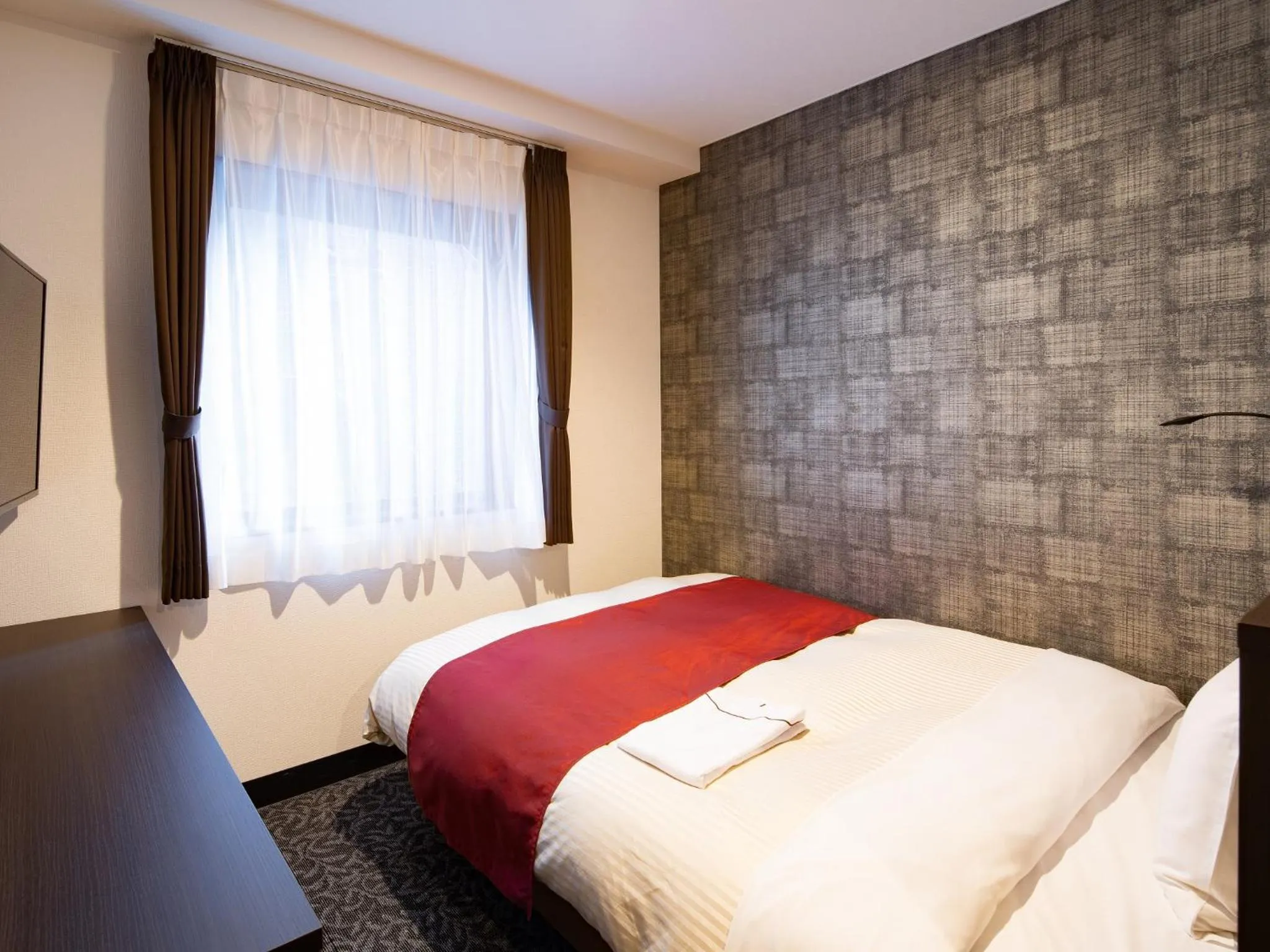 Photo of the whole room, Bed in Ai Hotel Keikyu Kamata