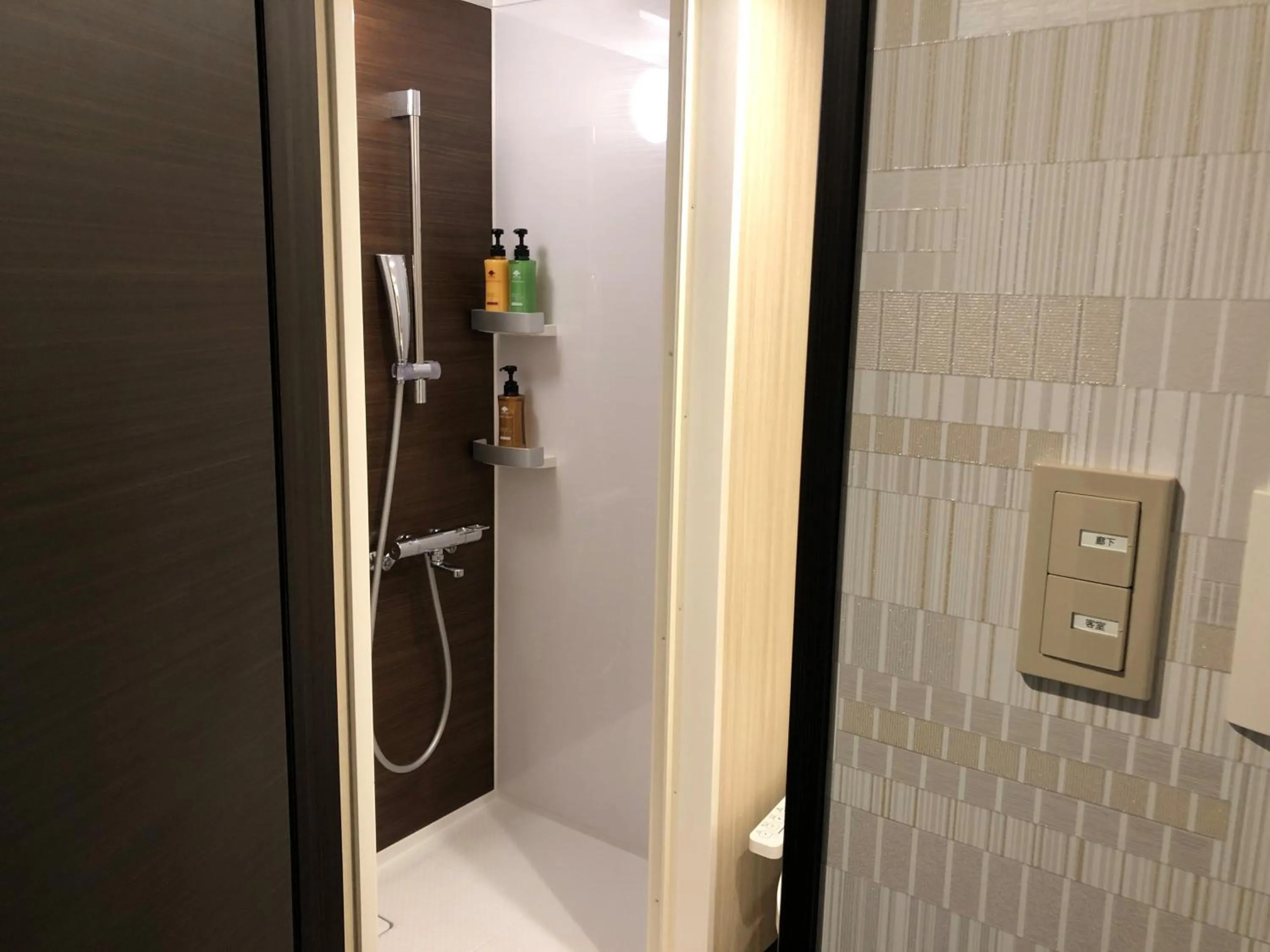 Shower in Ai Hotel Keikyu Kamata