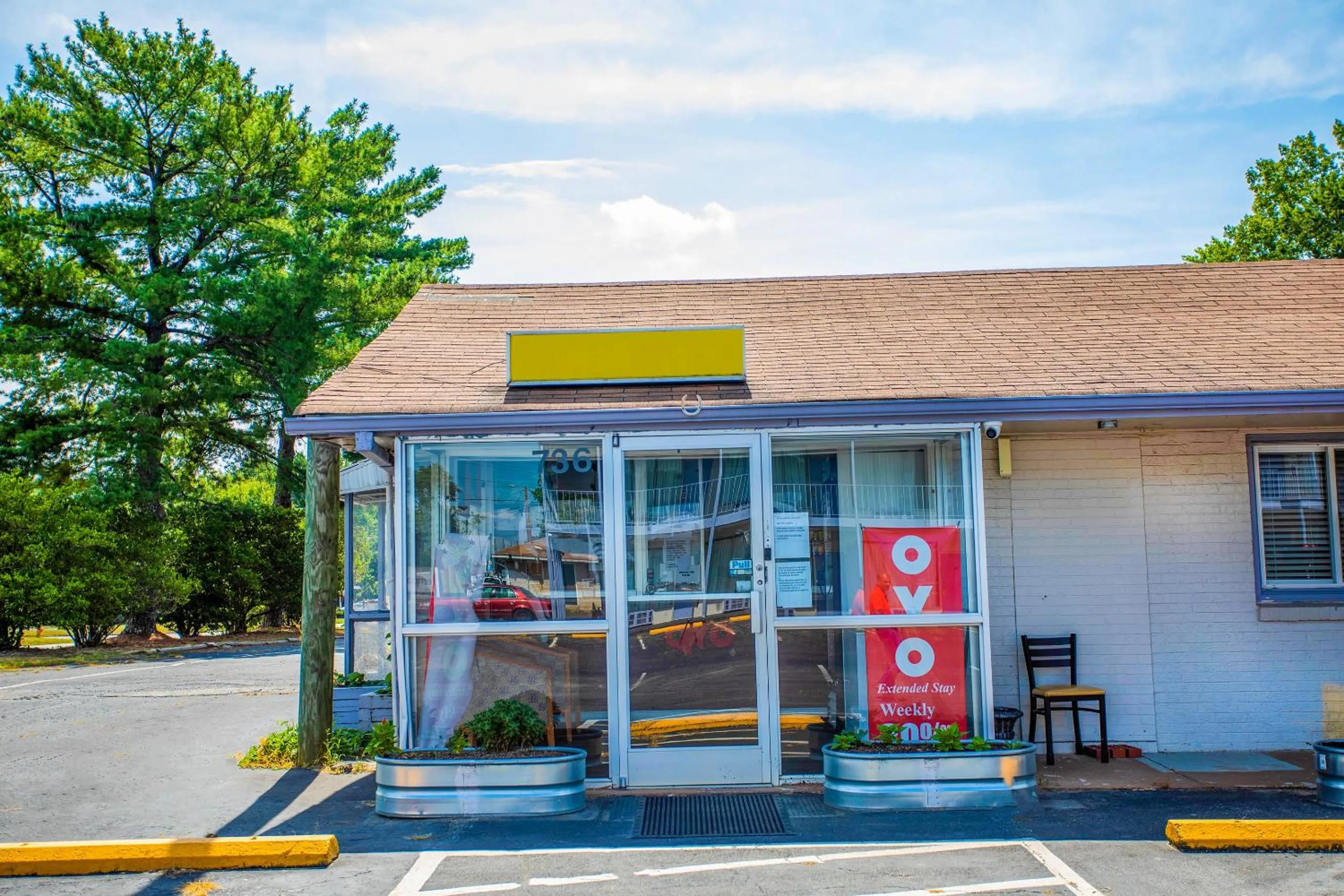 Facade/entrance in OYO Inn Kernersville