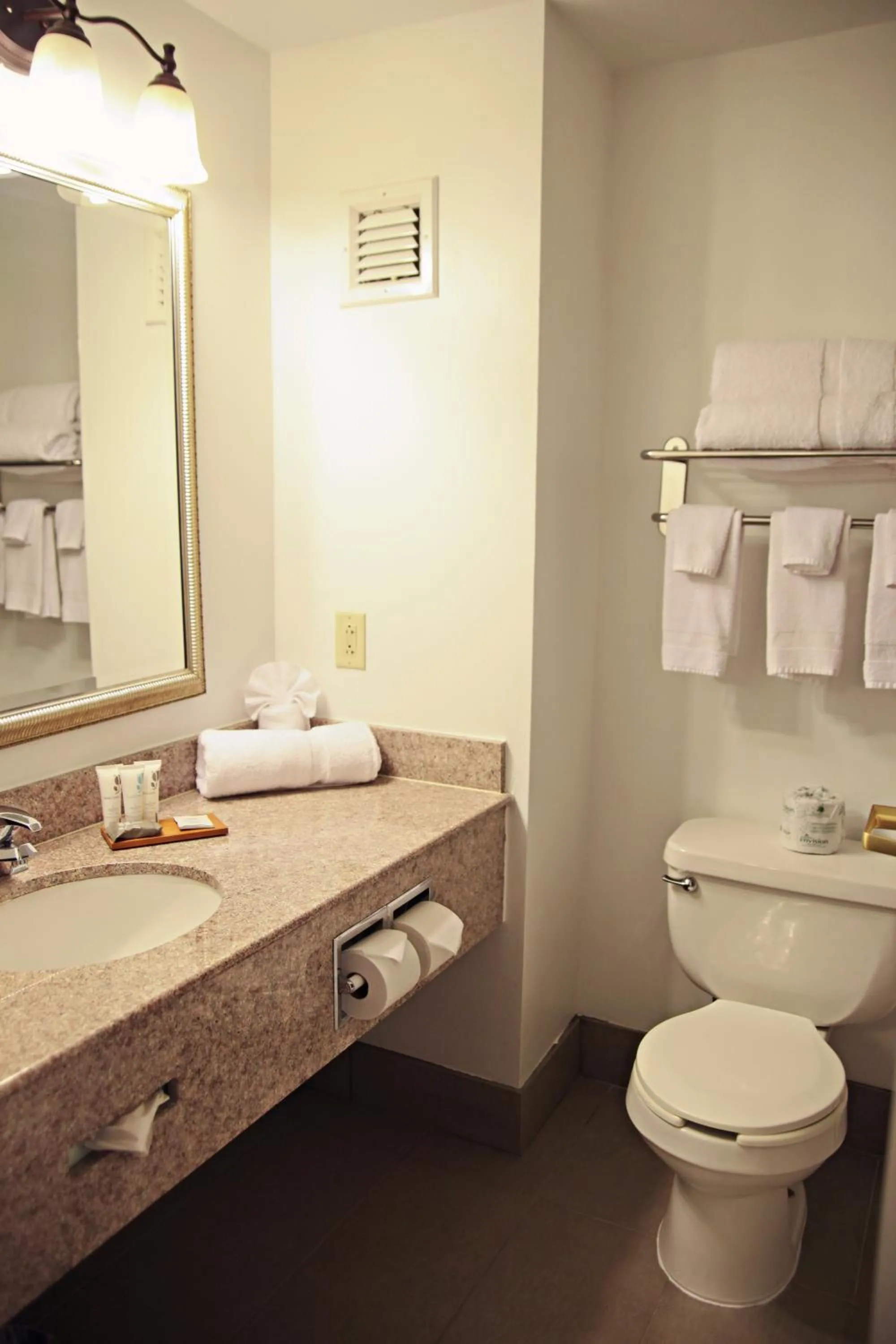 Country Inn & Suites by Radisson, Frackville (Pottsville), PA