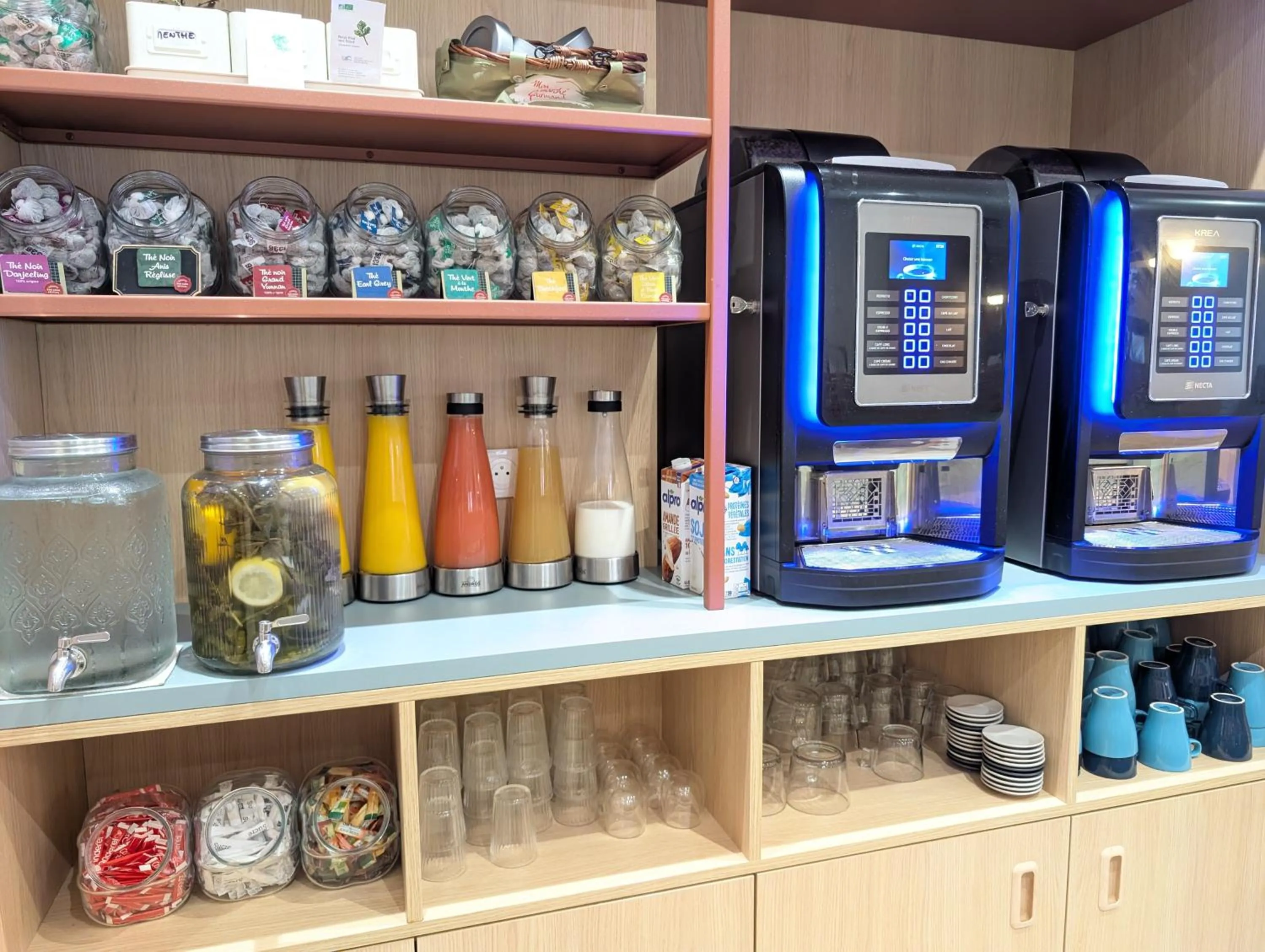 Buffet breakfast in Hôtel Carré Vieux Port