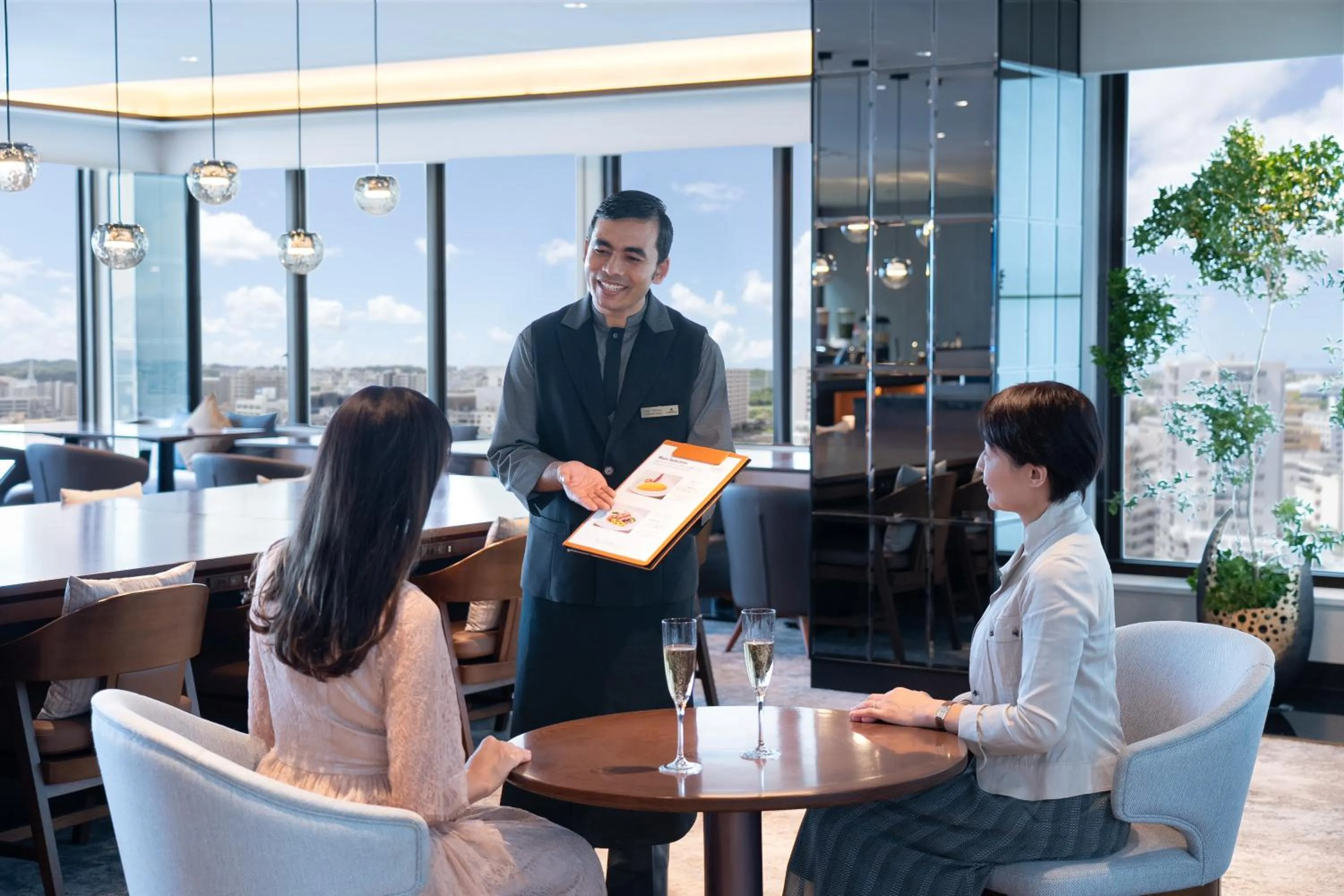 Lounge or bar in Okinawa Harborview Hotel