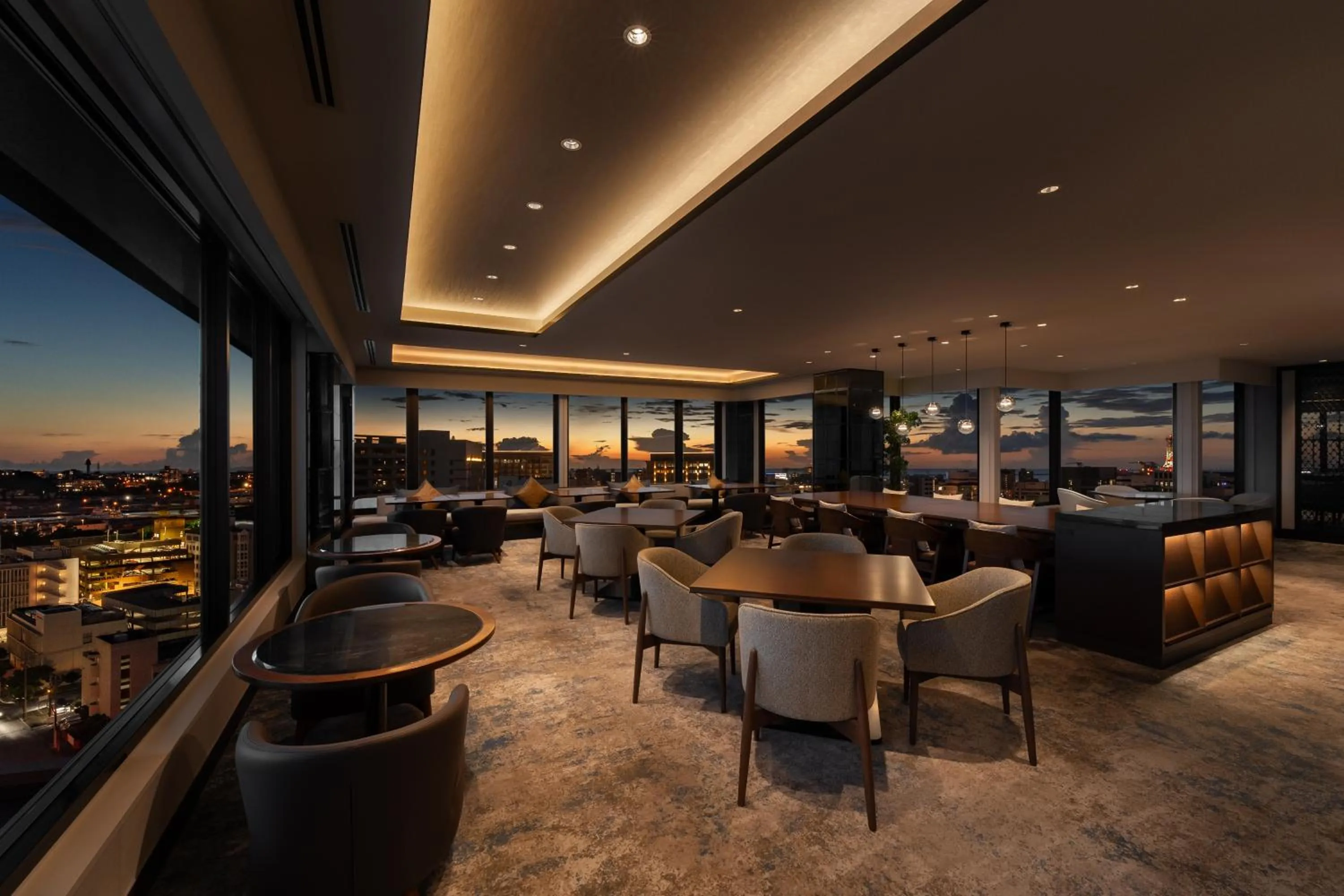 Lounge or bar in Okinawa Harborview Hotel