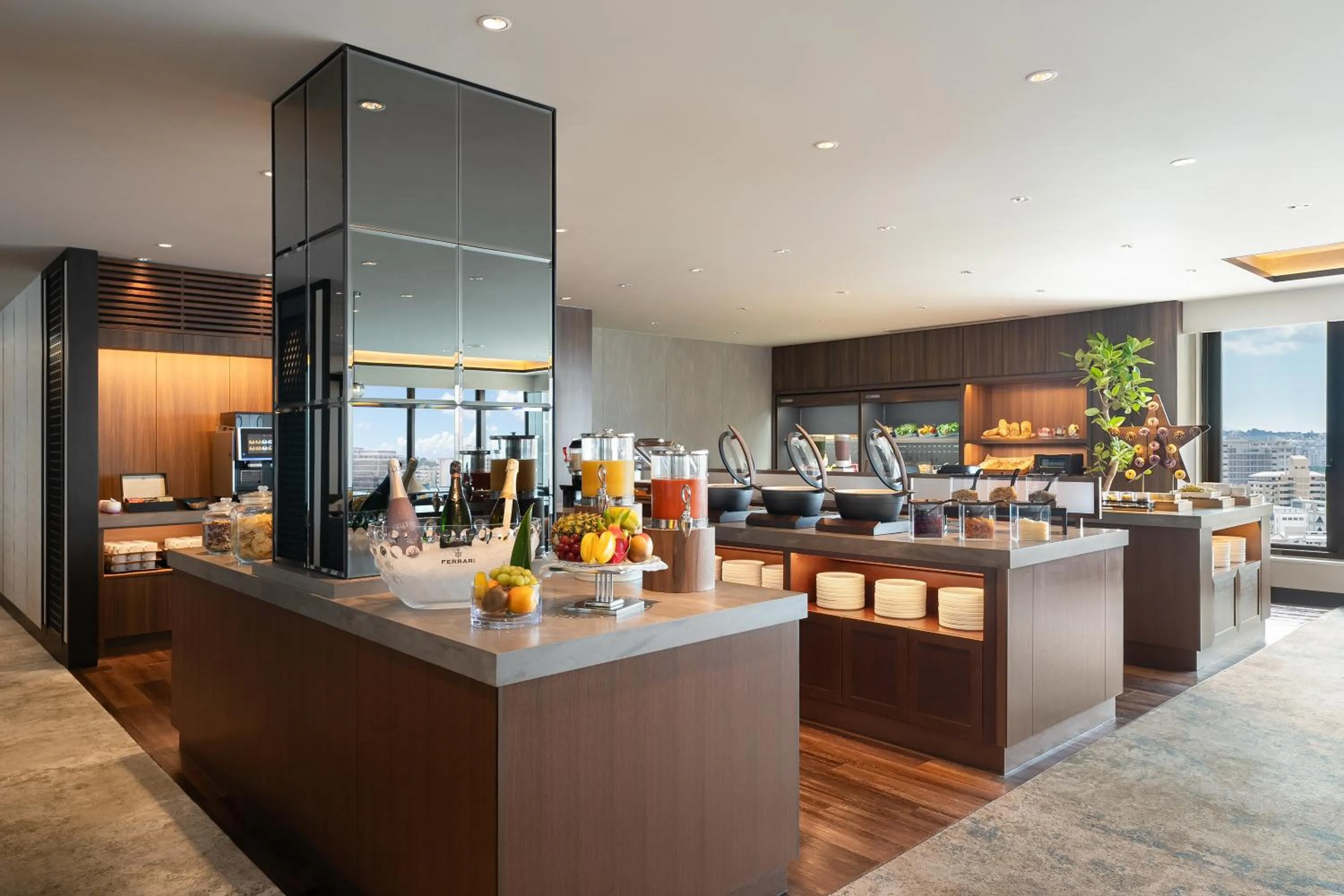 Lounge or bar in Okinawa Harborview Hotel