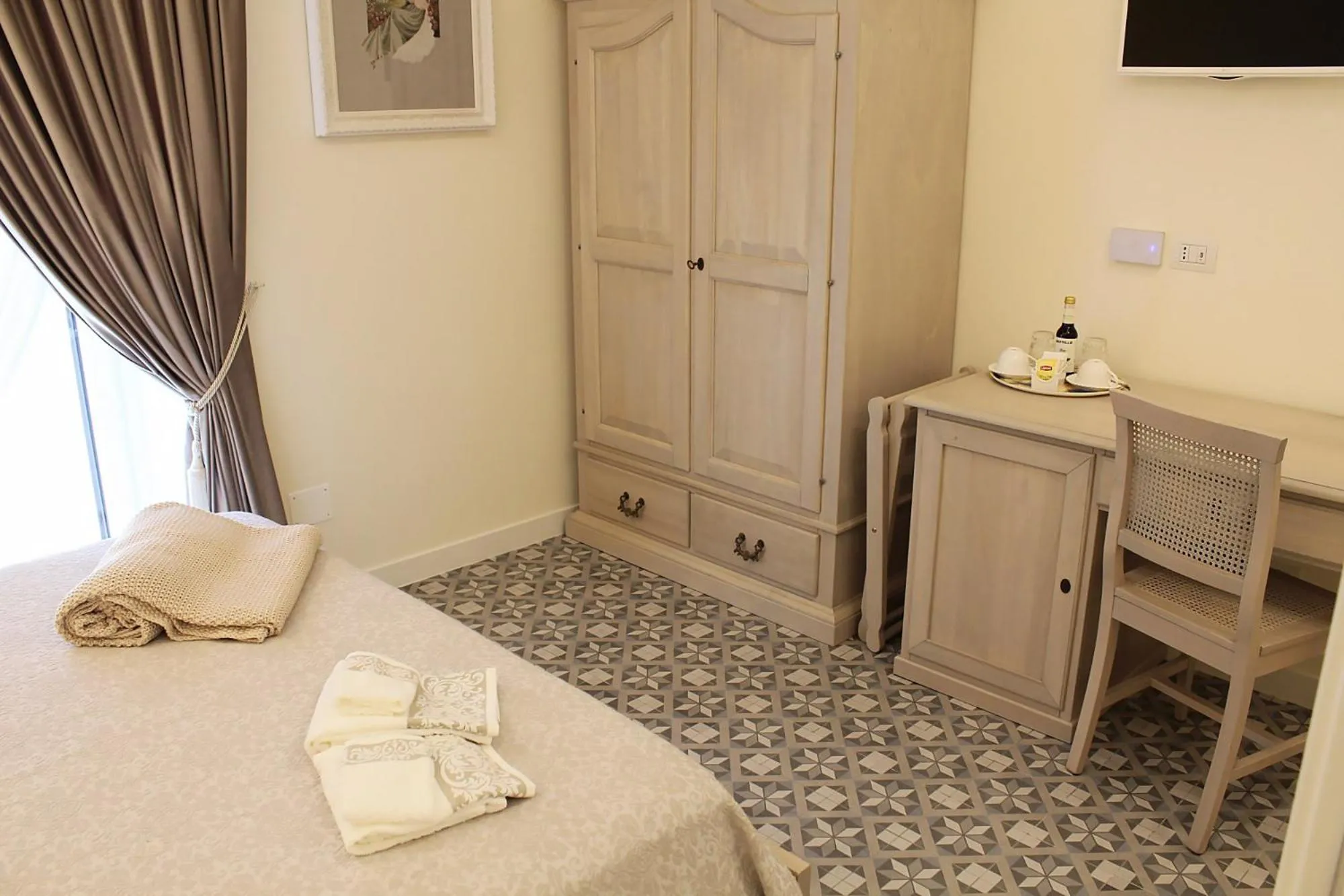 Photo of the whole room, Bed in Estlevante B&B