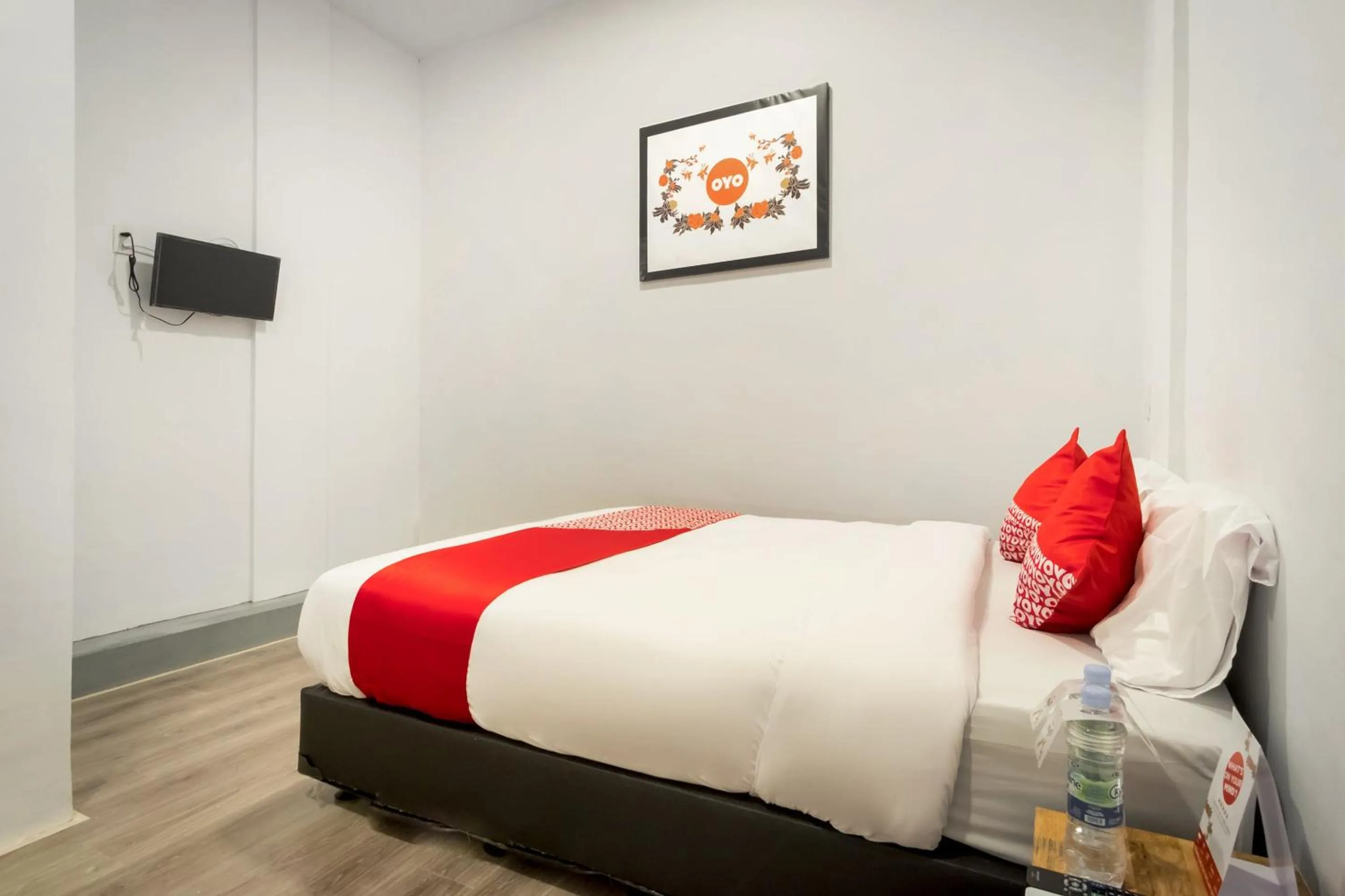 Bedroom, Bed in RedDoorz At Jalan Asia Medan