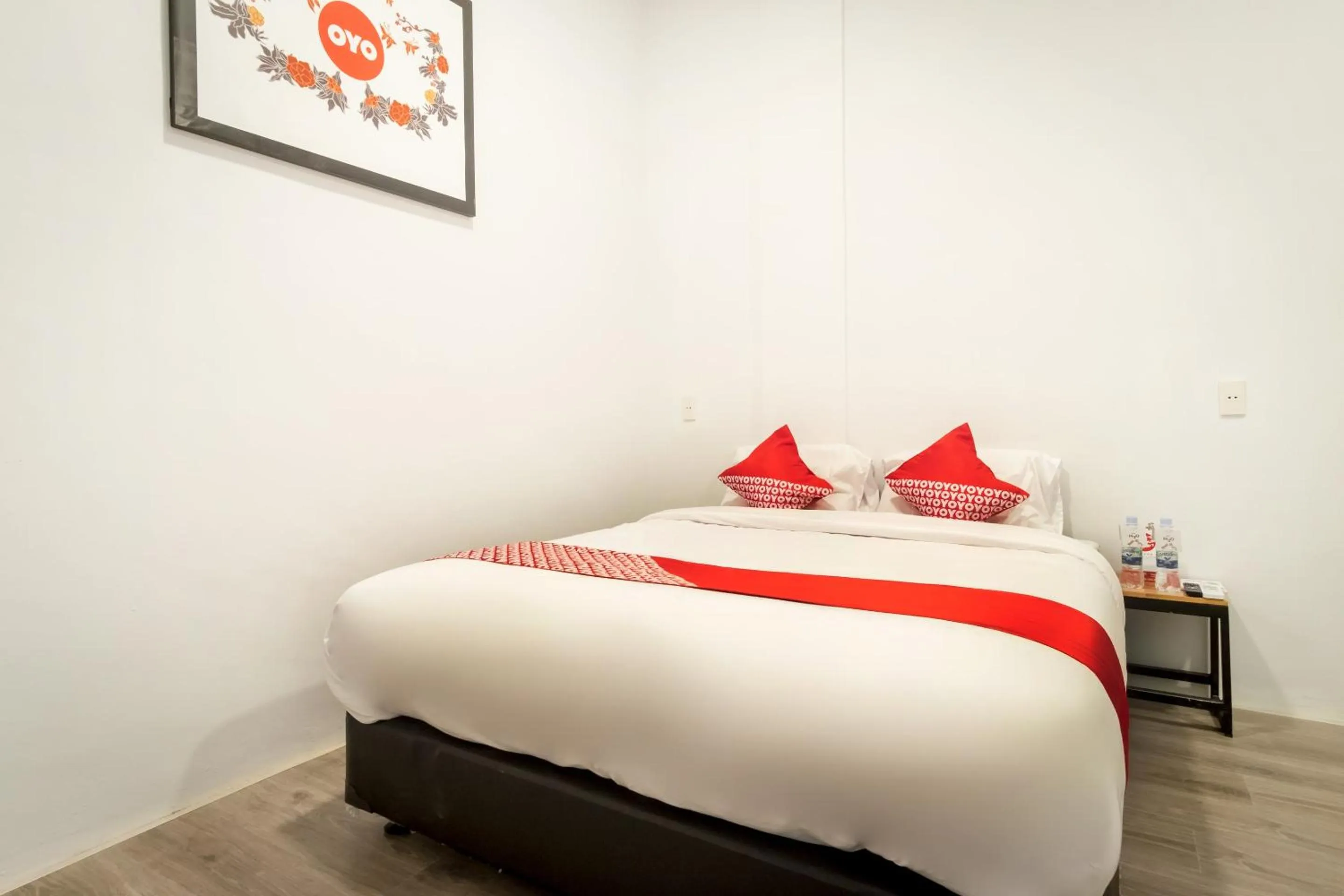 Bedroom, Bed in RedDoorz At Jalan Asia Medan