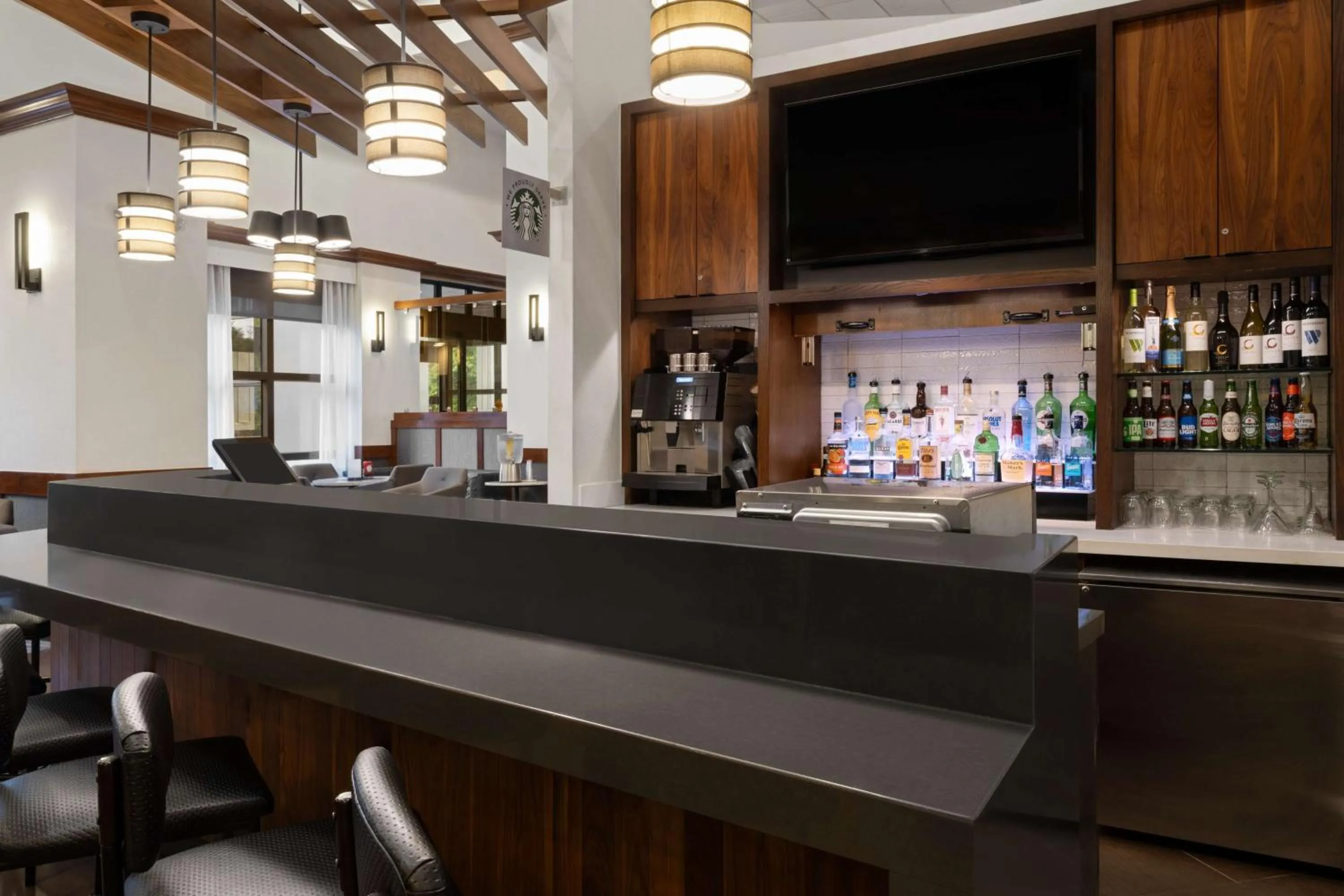 Lounge or bar in Hyatt Place Mystic