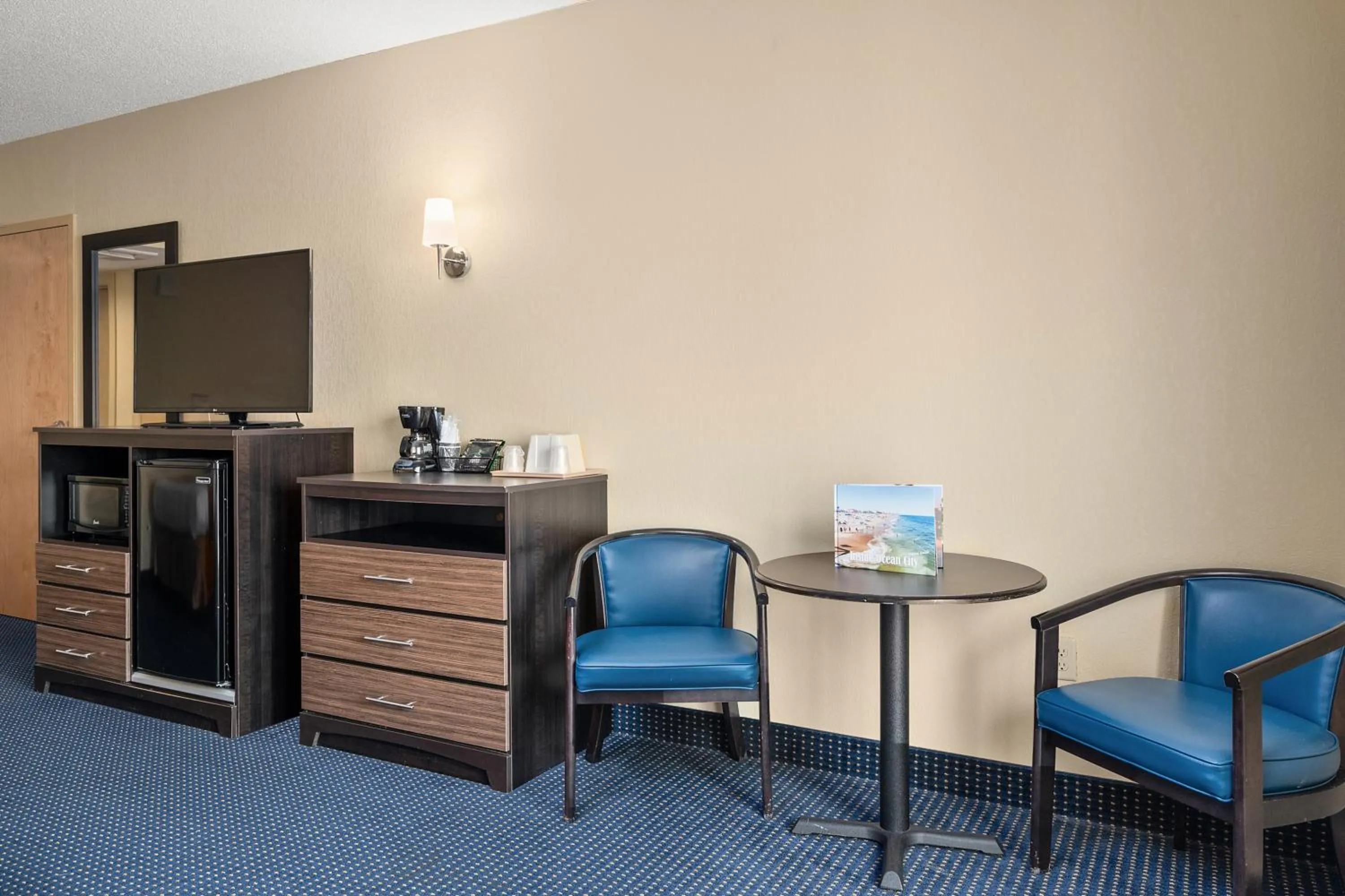 TV and multimedia in Crystal Beach Hotel