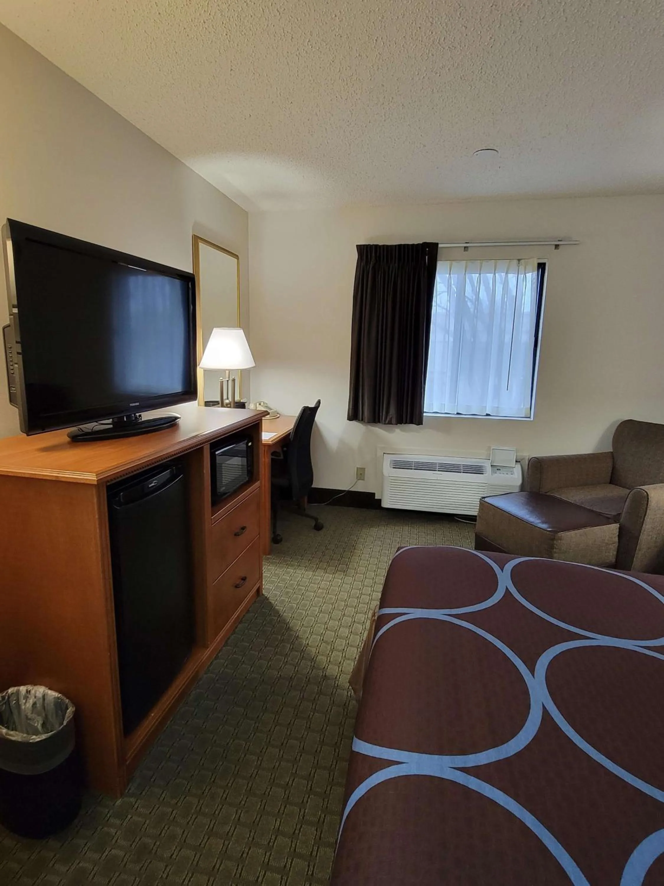 Bedroom, Bed in SureStay Plus Hotel by Best Western Grand Island
