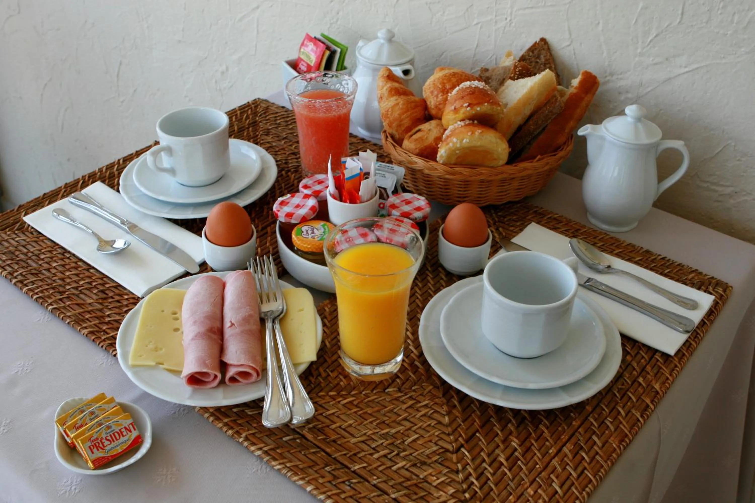 Breakfast in Hotel Marc-Hely