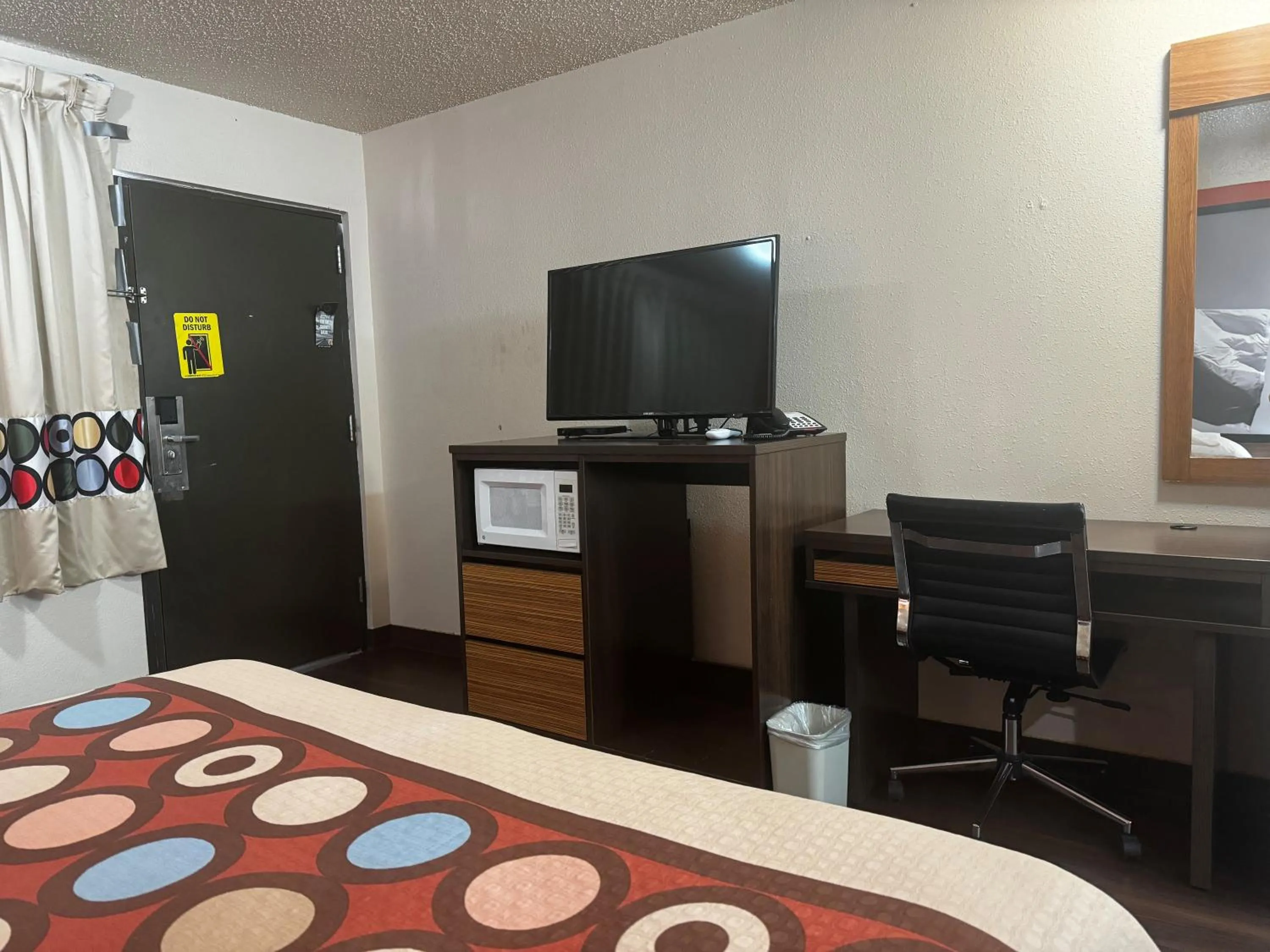 TV and multimedia, Bed in Super 8 by Wyndham Giddings