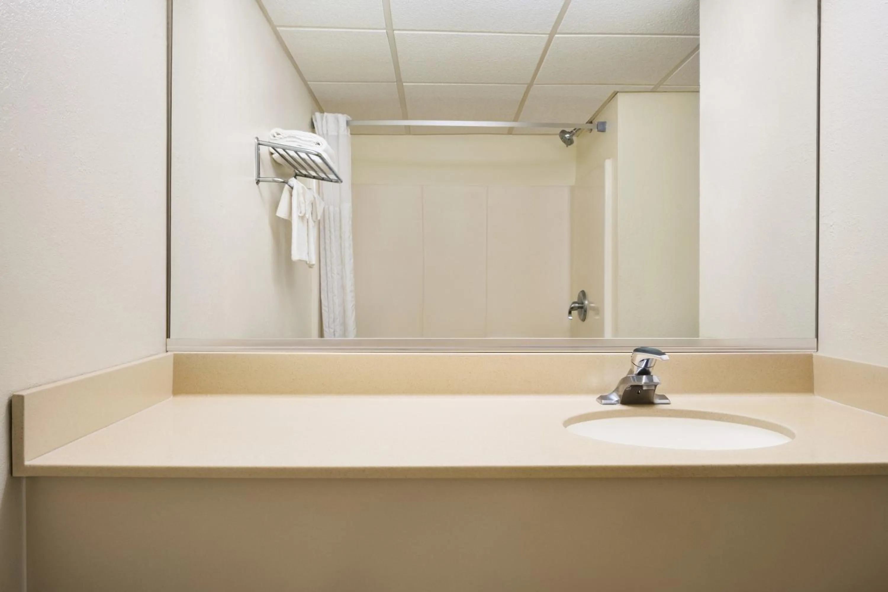 Bathroom in Days Inn & Suites by Wyndham Wildwood