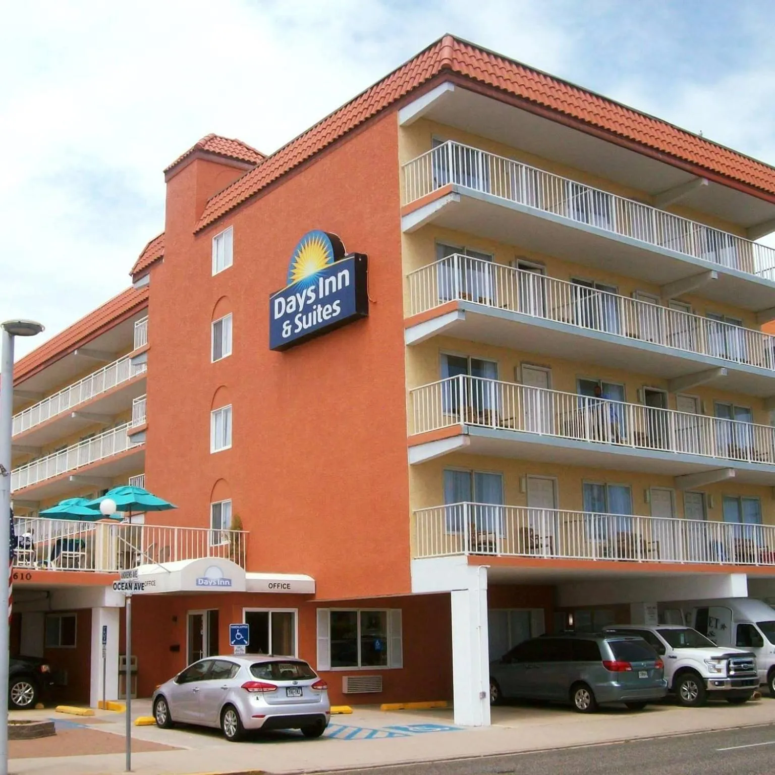 Property Building in Days Inn & Suites by Wyndham Wildwood