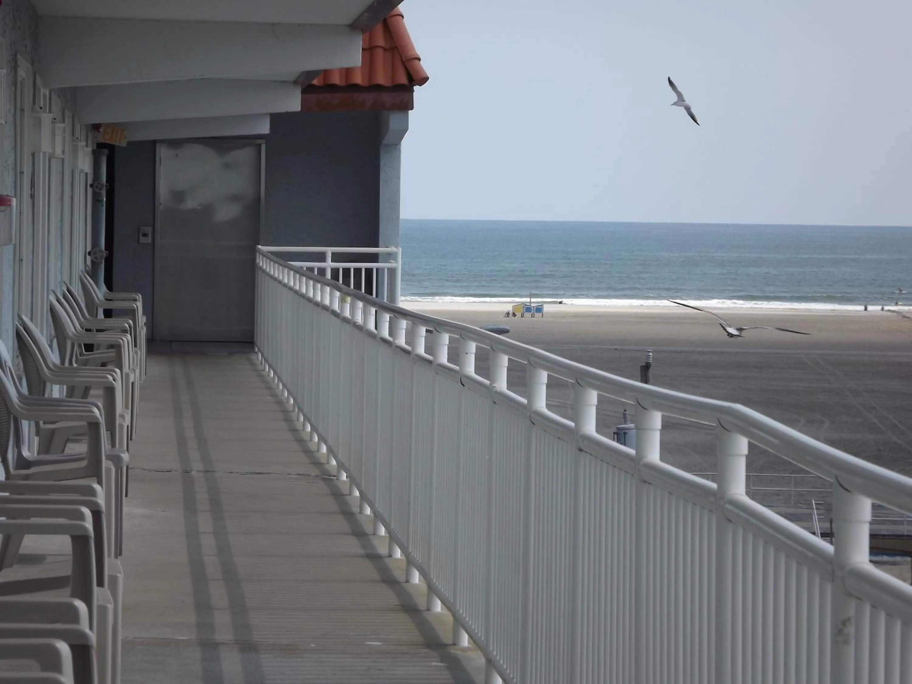 Day, Balcony/Terrace in Days Inn & Suites by Wyndham Wildwood