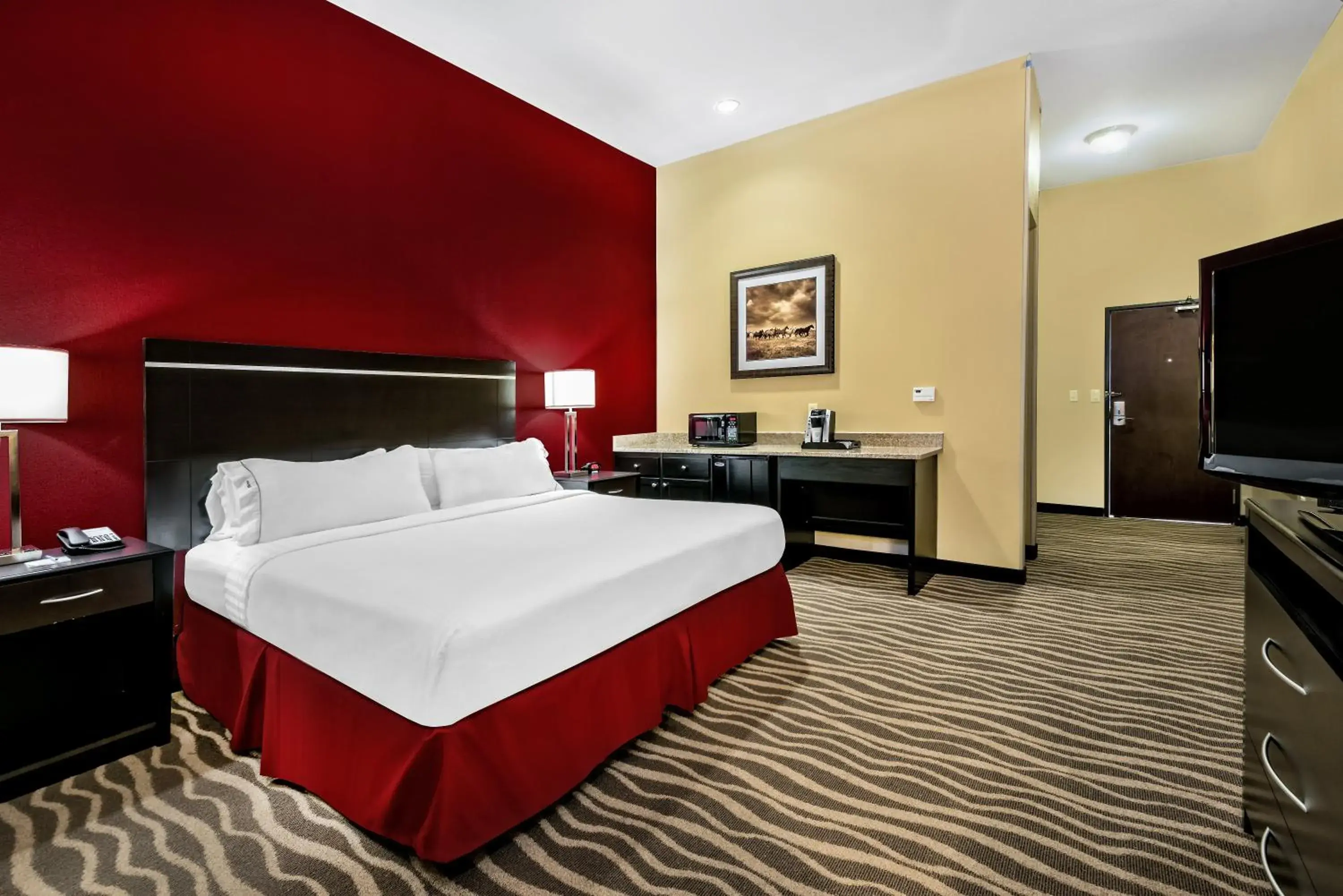 King Room - Mobility Access/Hearing Accessible in Holiday Inn Express & Suites Cotulla by IHG King Room - Mobility Access/Hearing Accessible in Holiday Inn Express & Suites Cotulla by IHG