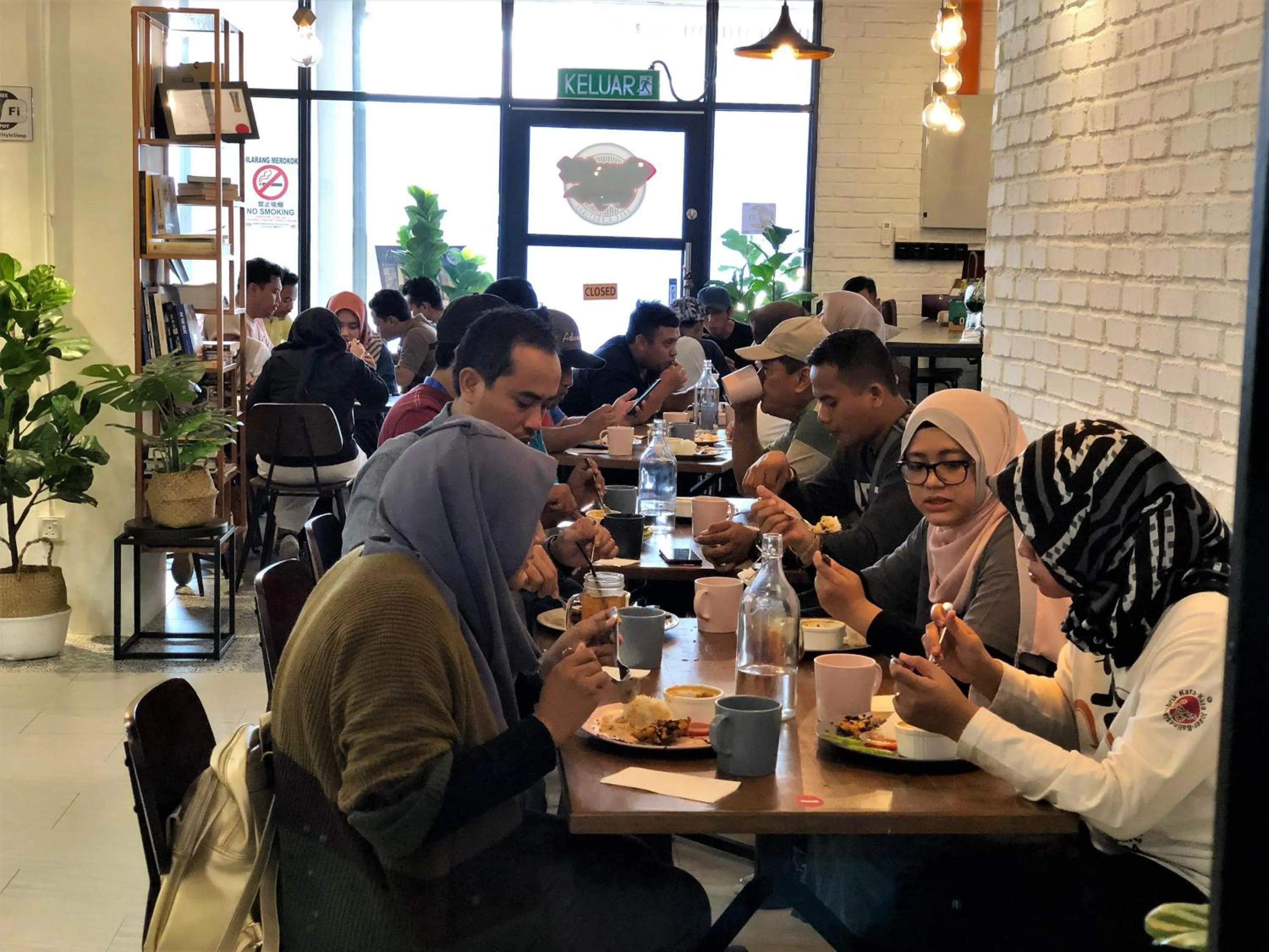 Restaurant/places to eat in Sleep Here Hostel, Melaka