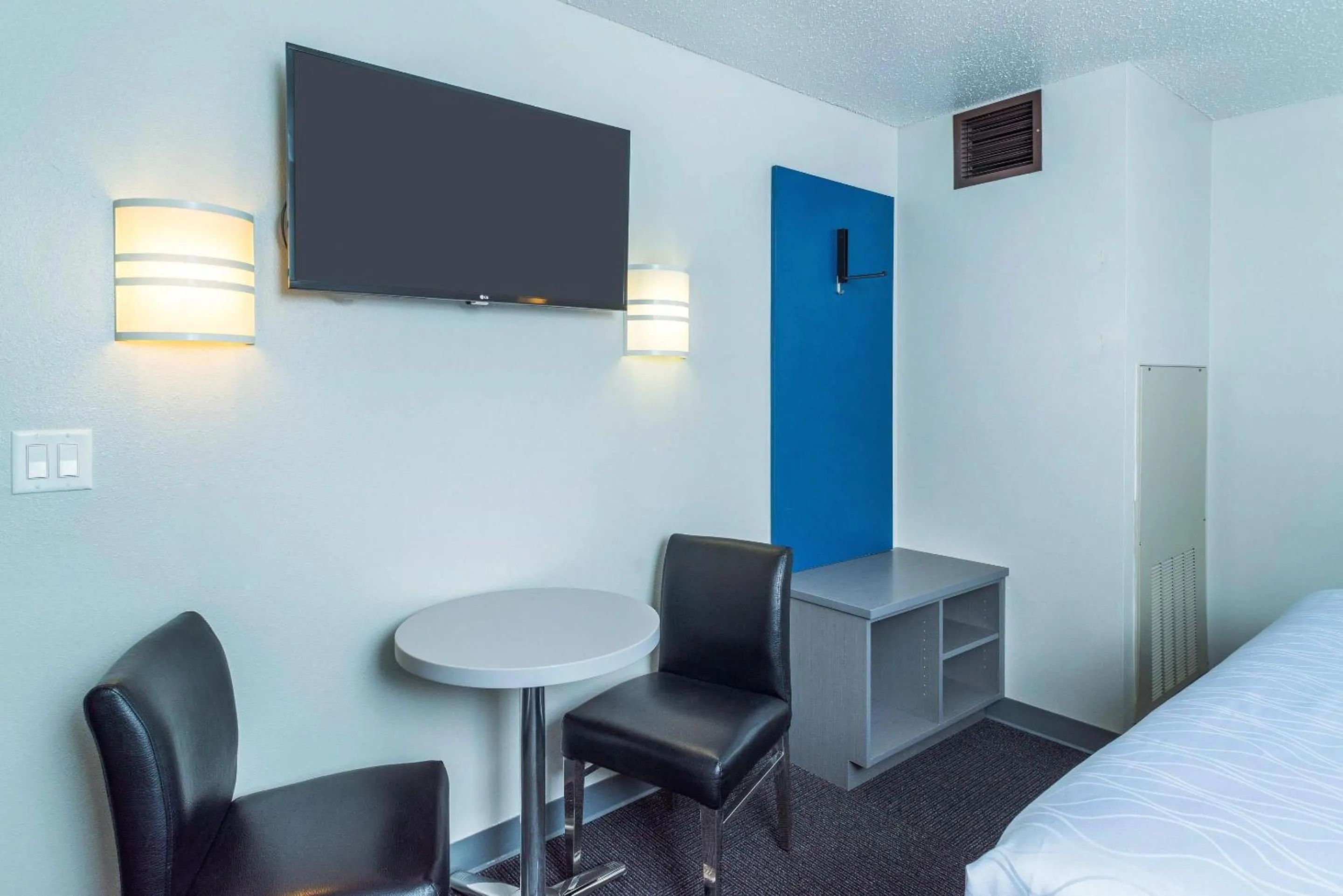 Bedroom, Bed in Studio Z, an Ascend Collection Hotel