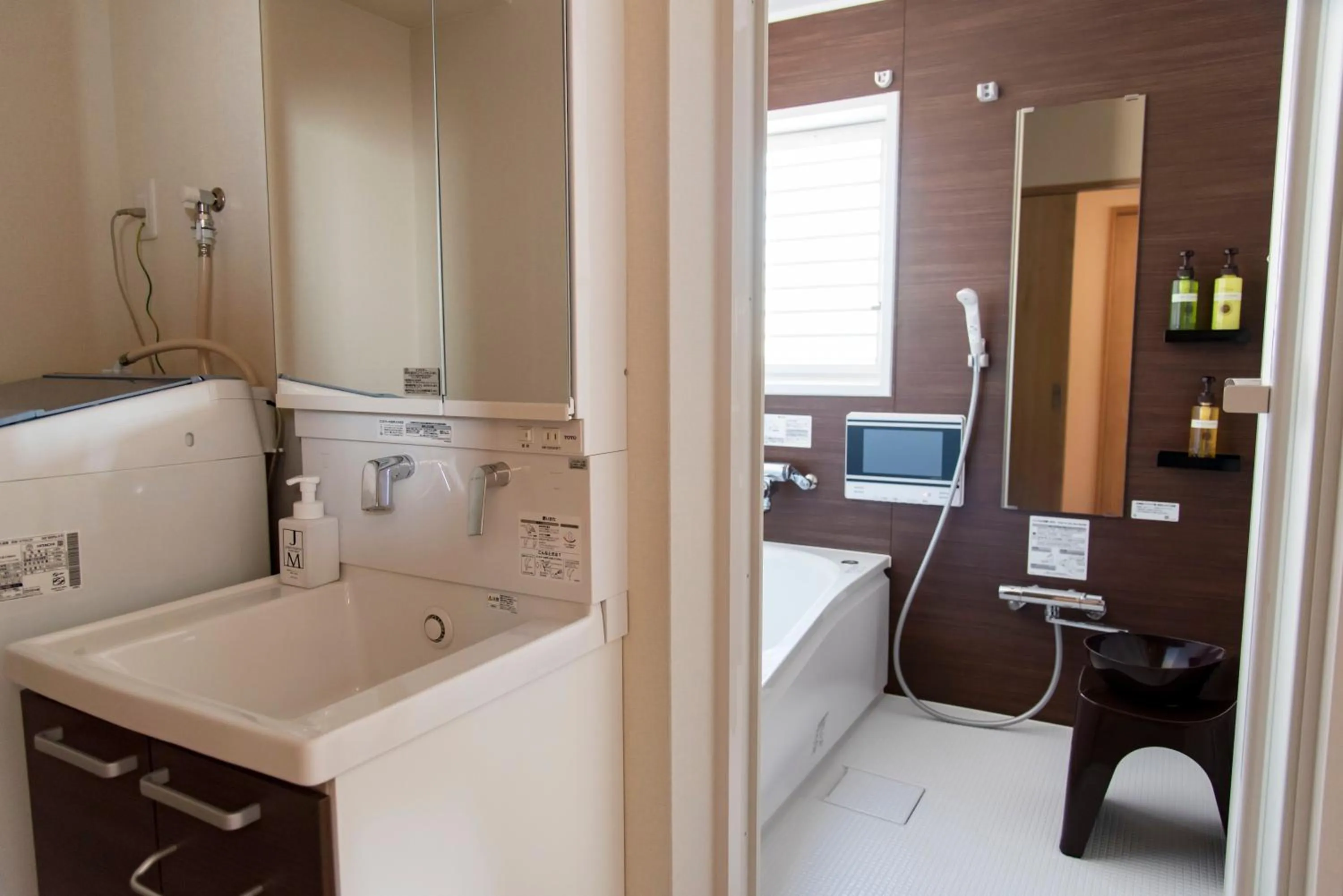 Bathroom, Bed in GLANZ KEI Kyoto Station