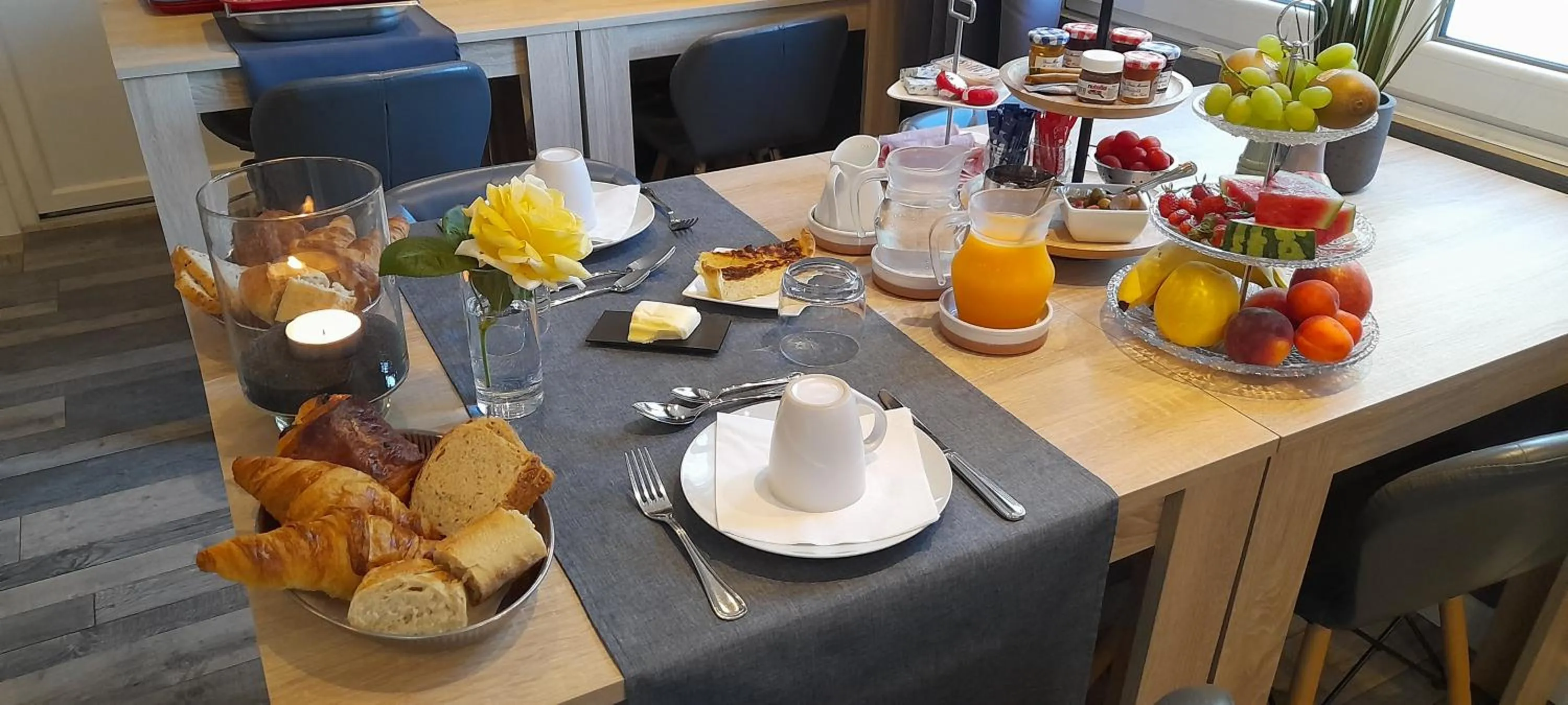 Breakfast in La Garenne