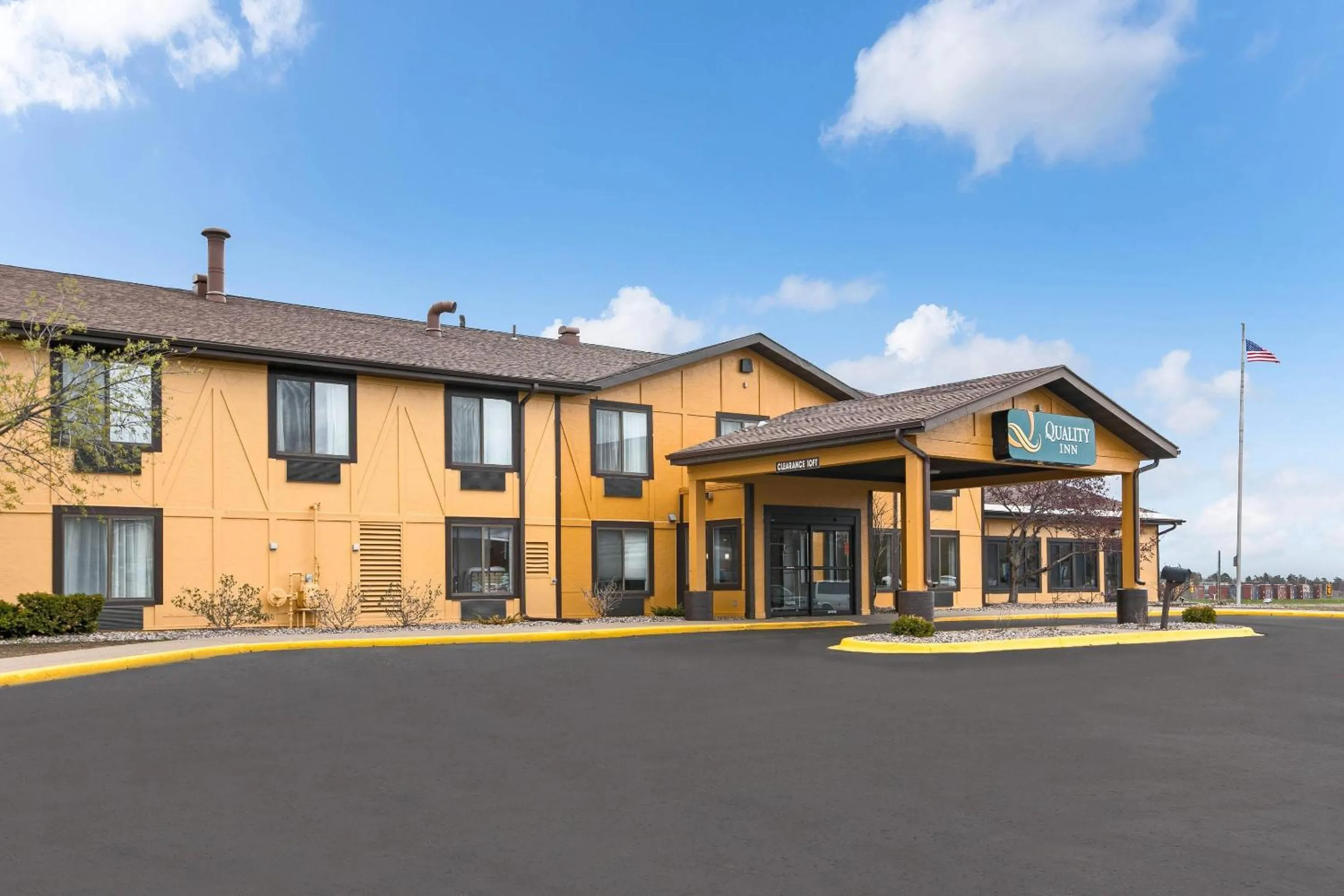 Property building in Quality Inn Marquette