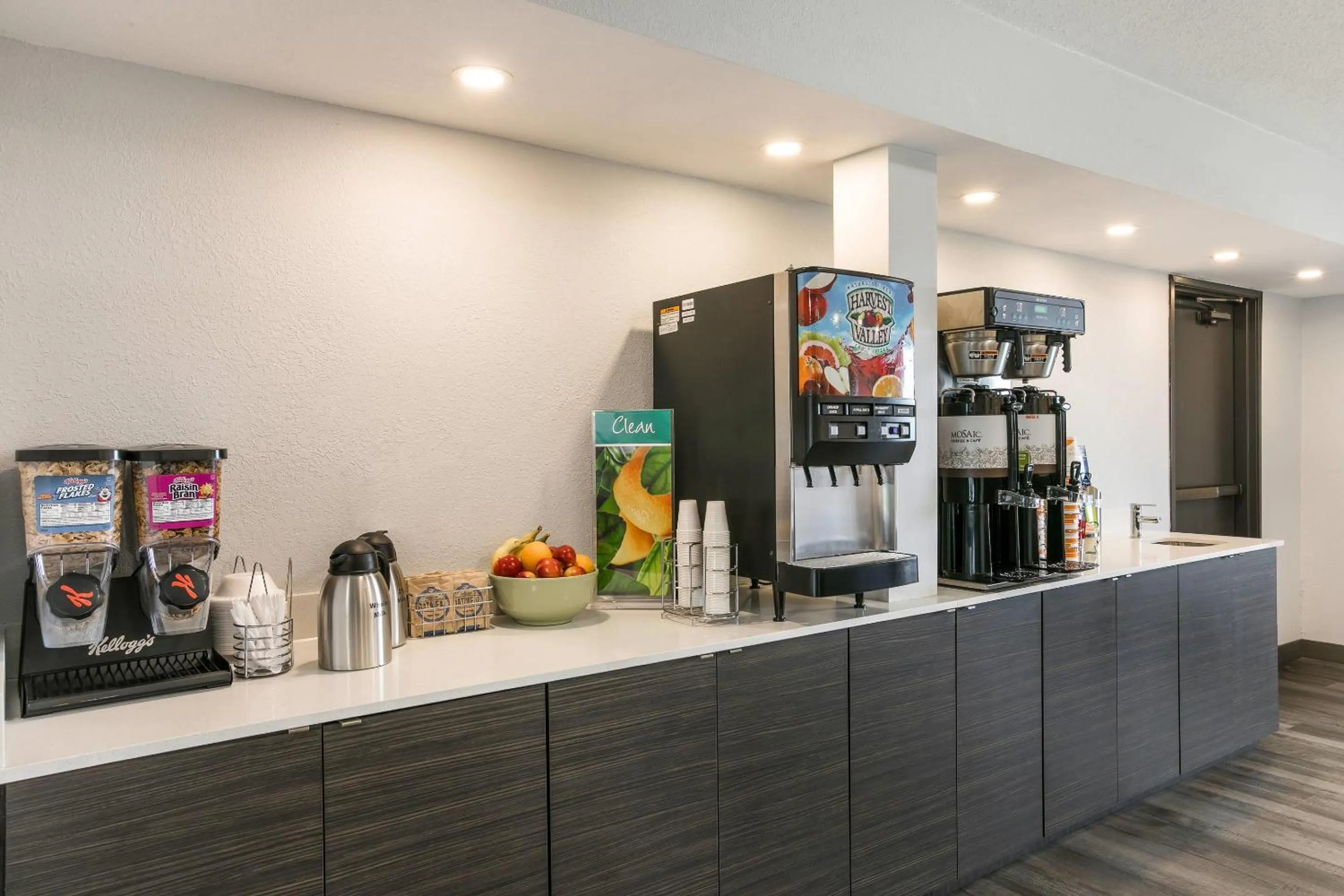 Breakfast in Quality Inn Marquette