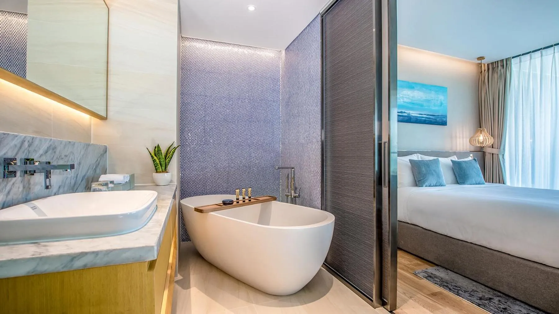 Bathroom, Bed in Prince Hotel Da Nang - Formerly Sel de Mer Hotel & Suites