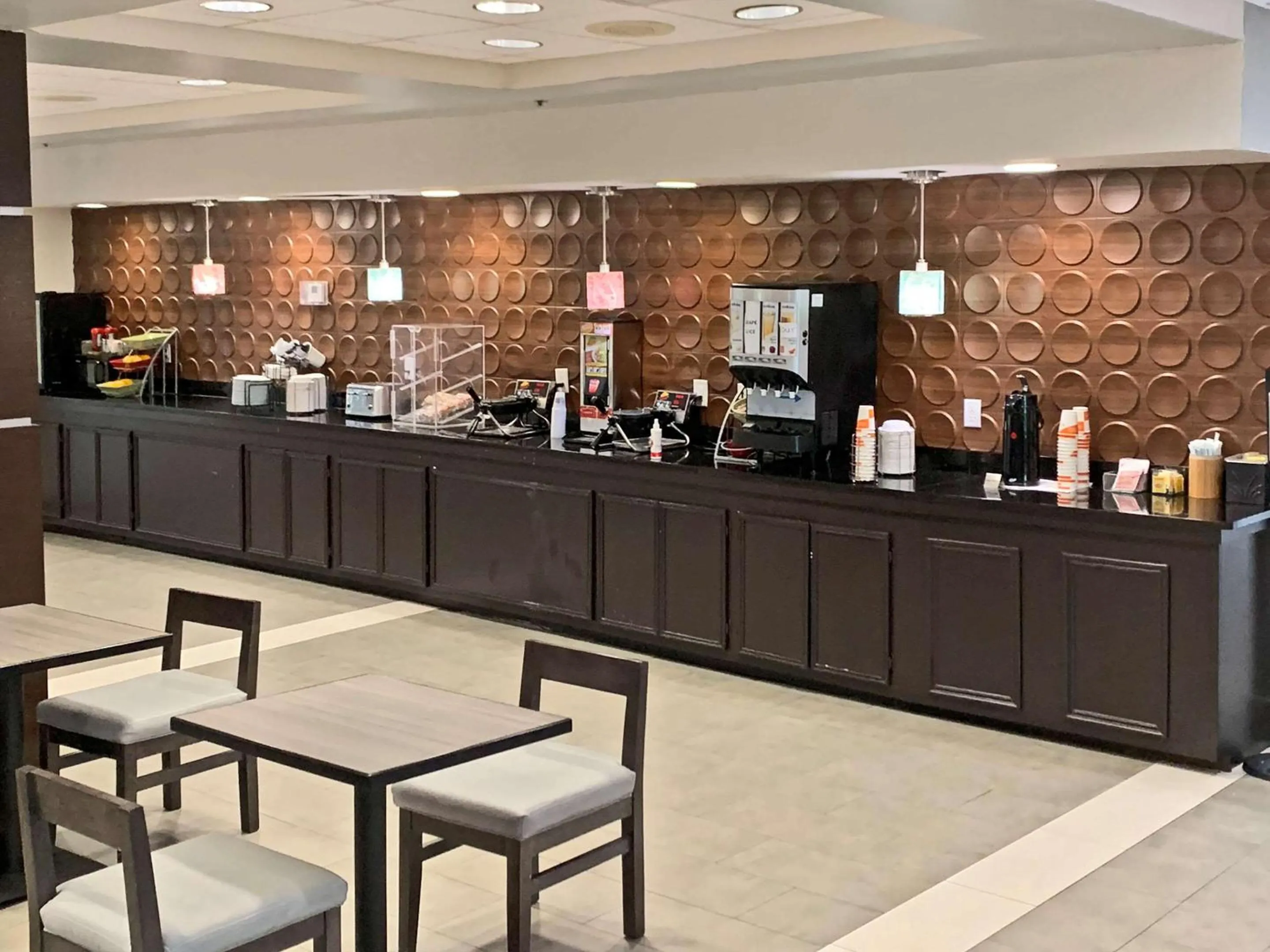 Breakfast in Comfort Inn & Suites Columbus North