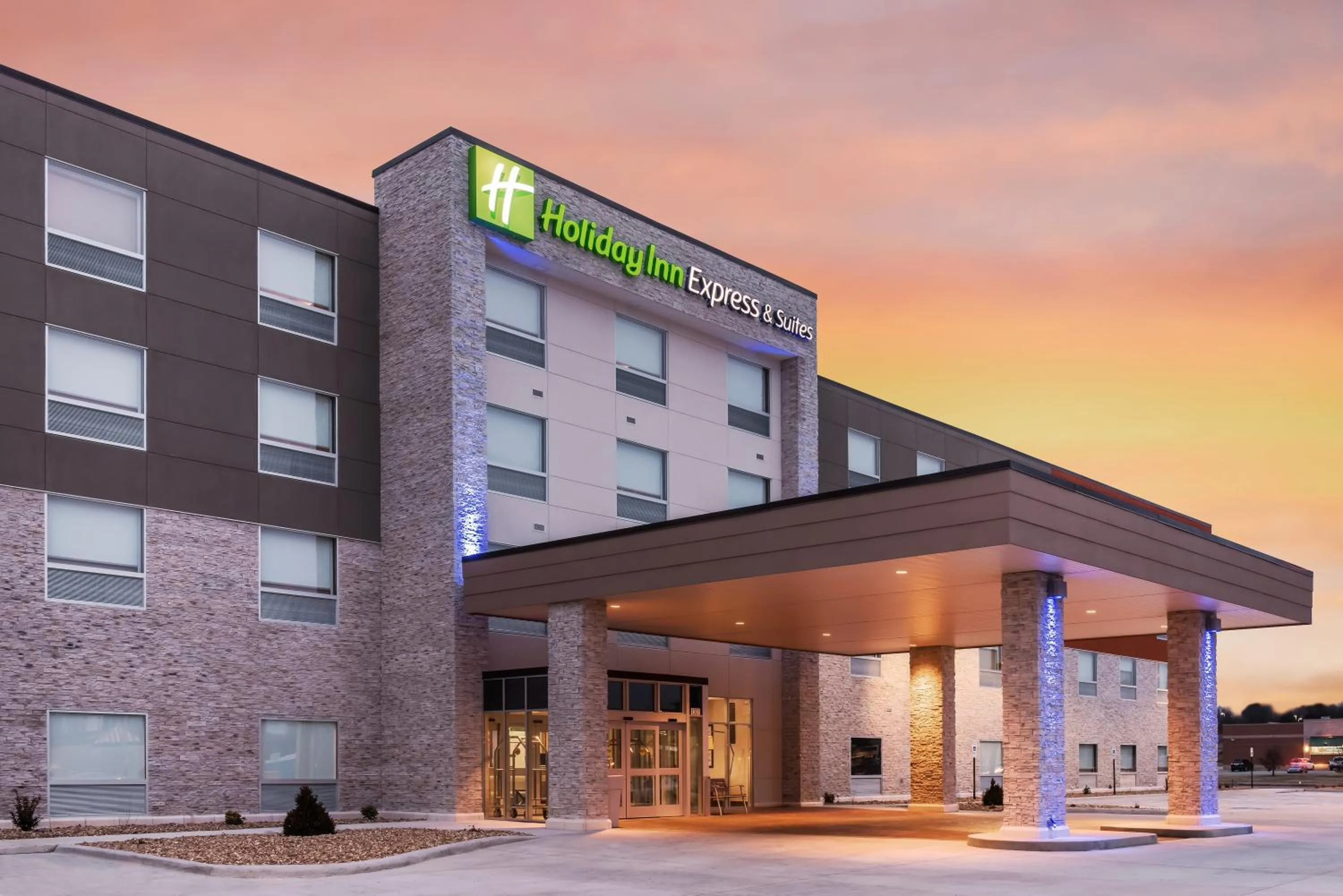 Property building in Holiday Inn Express & Suites West Plains Southwest by IHG