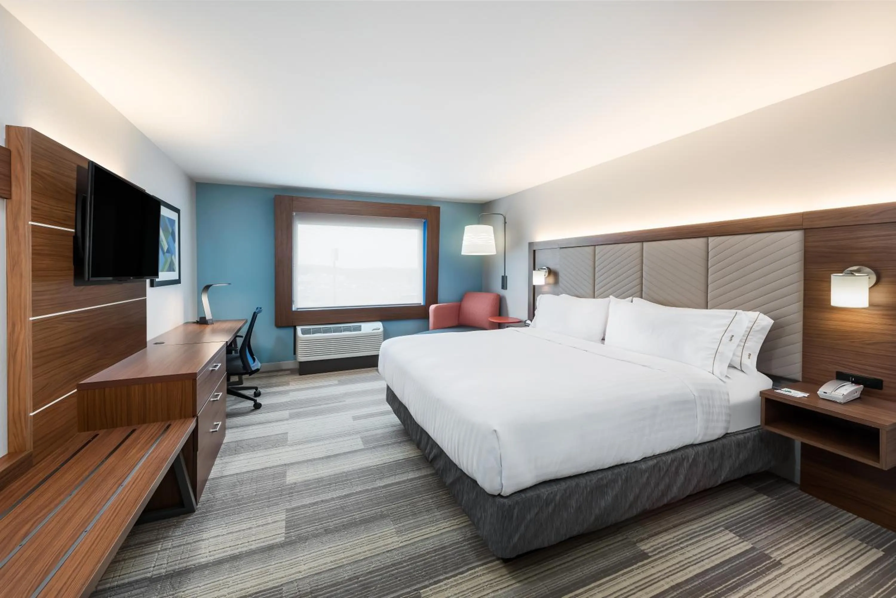 Bedroom in Holiday Inn Express & Suites West Plains Southwest by IHG