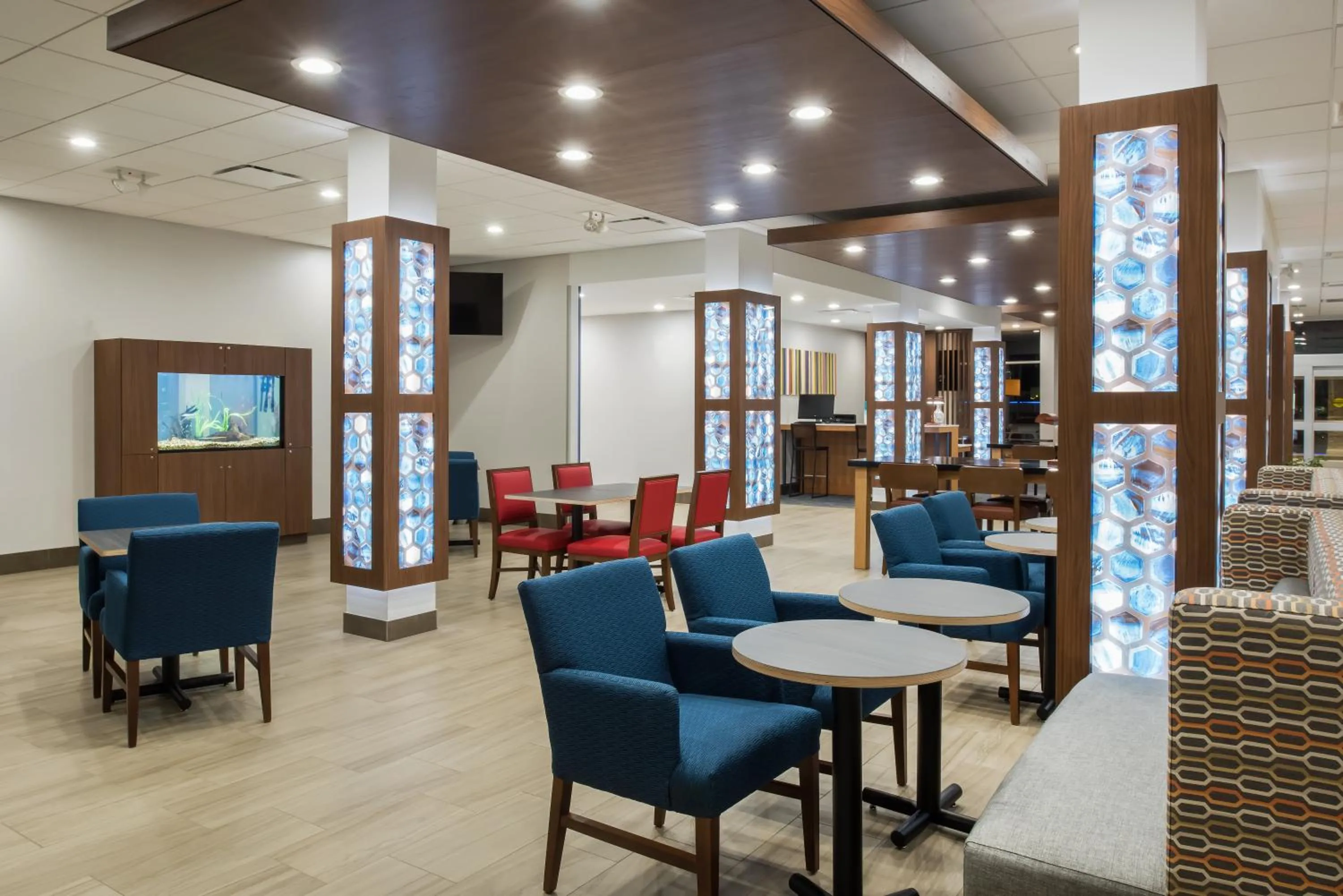 Restaurant/places to eat in Holiday Inn Express & Suites West Plains Southwest by IHG