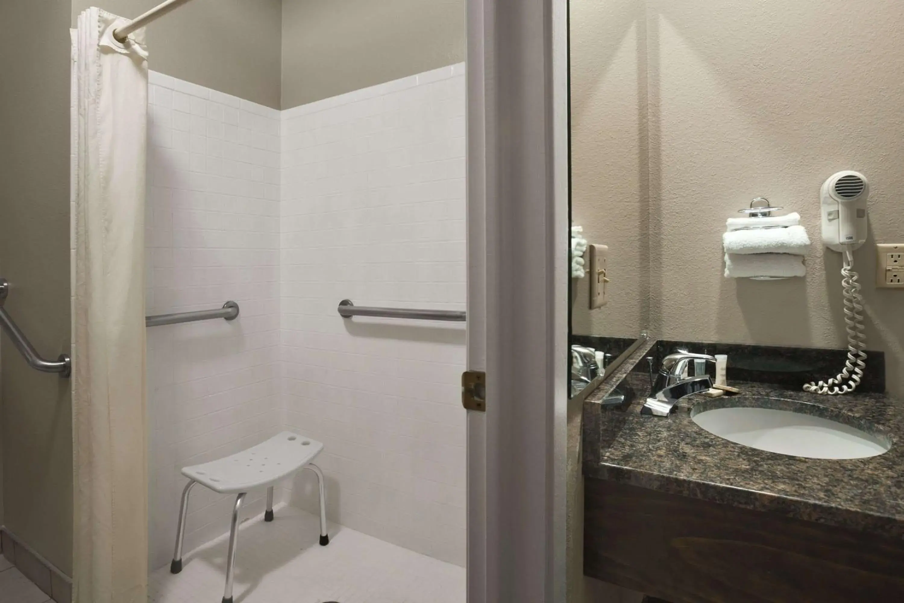 Queen Room with Two Queen Beds - Mobility Access/Non-Smoking in Super 8 by Wyndham Pocatello Queen Room with Two Queen Beds - Mobility Access/Non-Smoking in Super 8 by Wyndham Pocatello