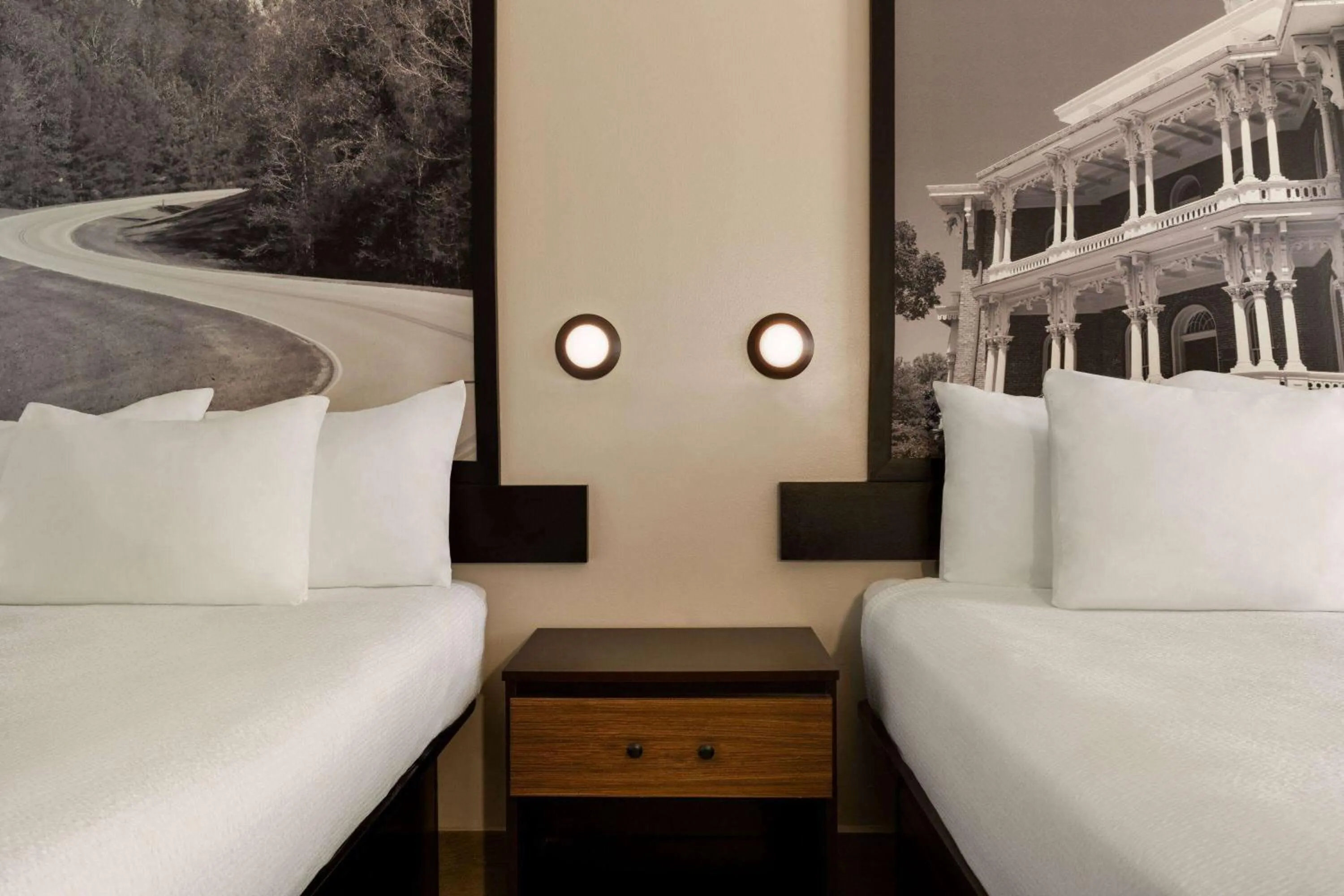 Photo of the whole room, Bed in Super 8 by Wyndham Ocean Springs Biloxi