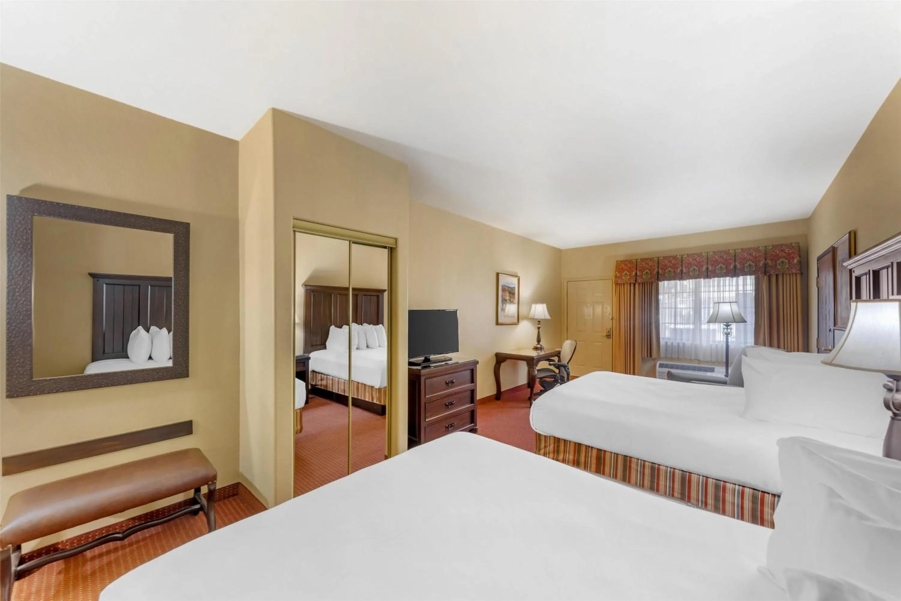 Bedroom, Bed in Best Western San Isidro Inn