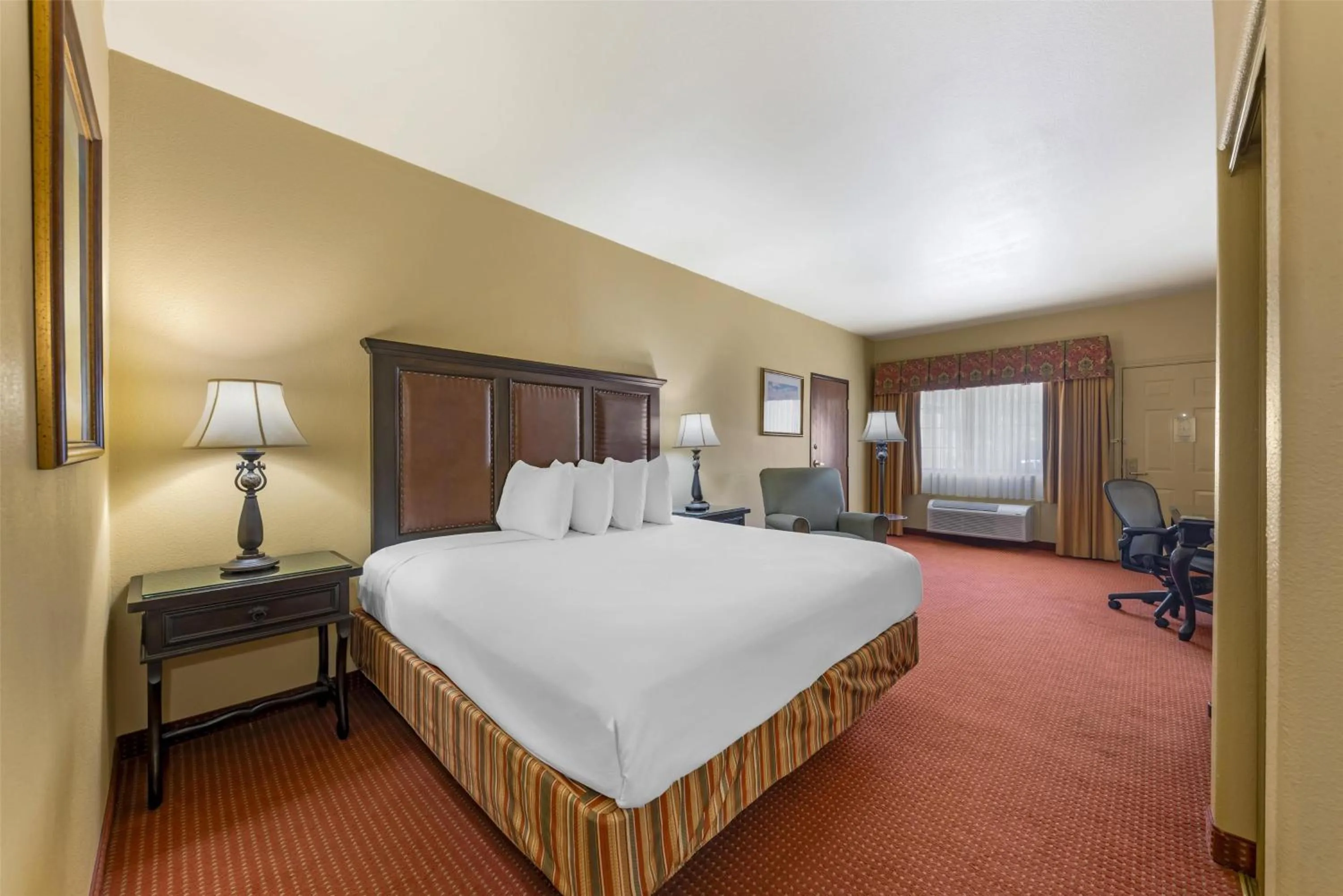 Bedroom, Bed in Best Western San Isidro Inn