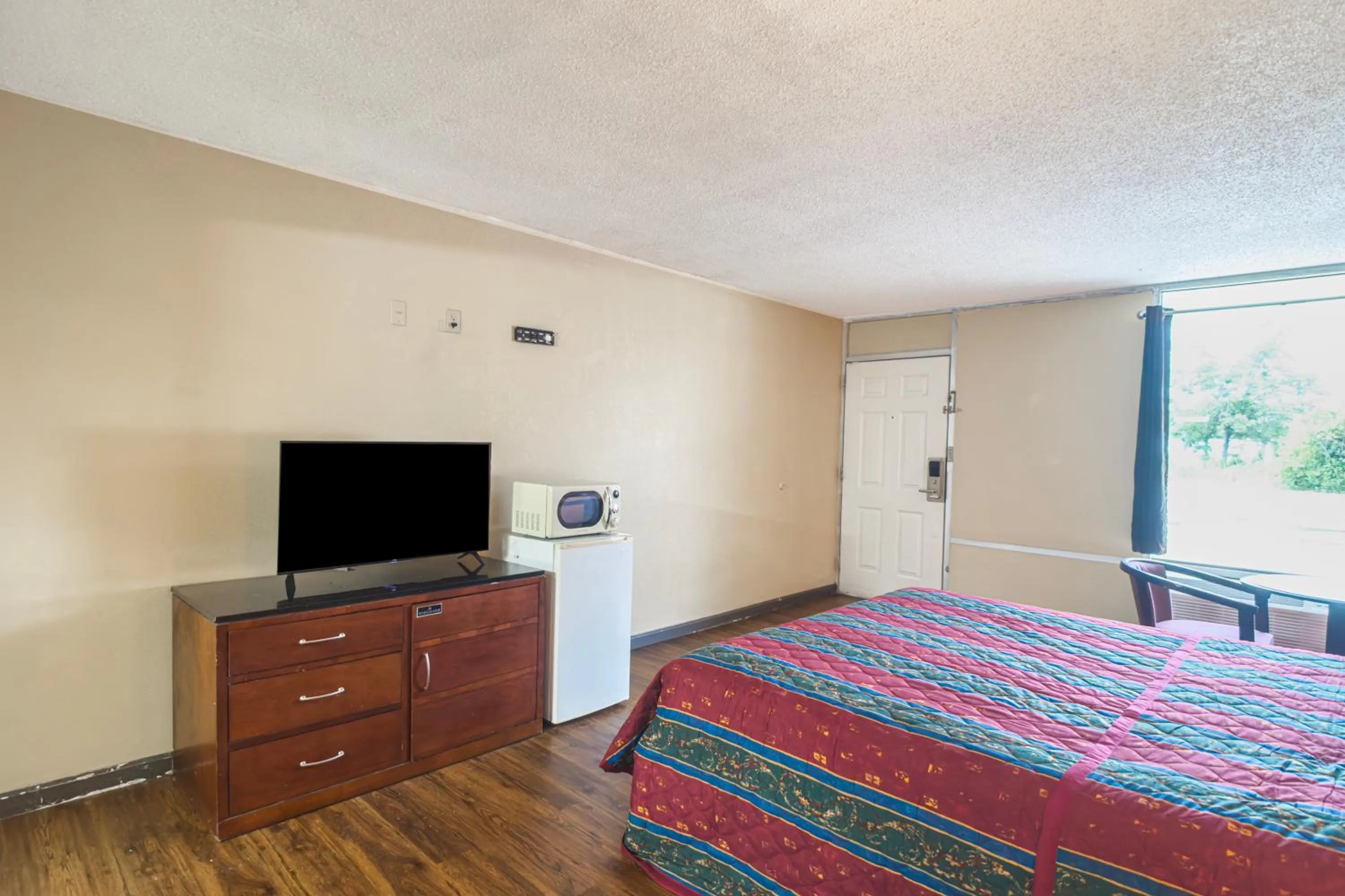 Bedroom, Bed in OYO Hotel Vienna I-75