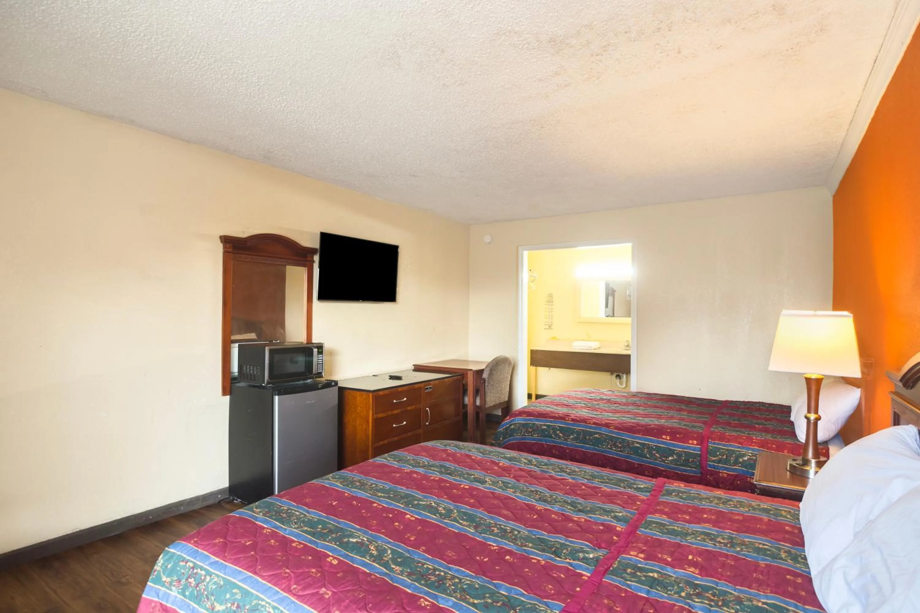 Bedroom, Bed in OYO Hotel Vienna I-75