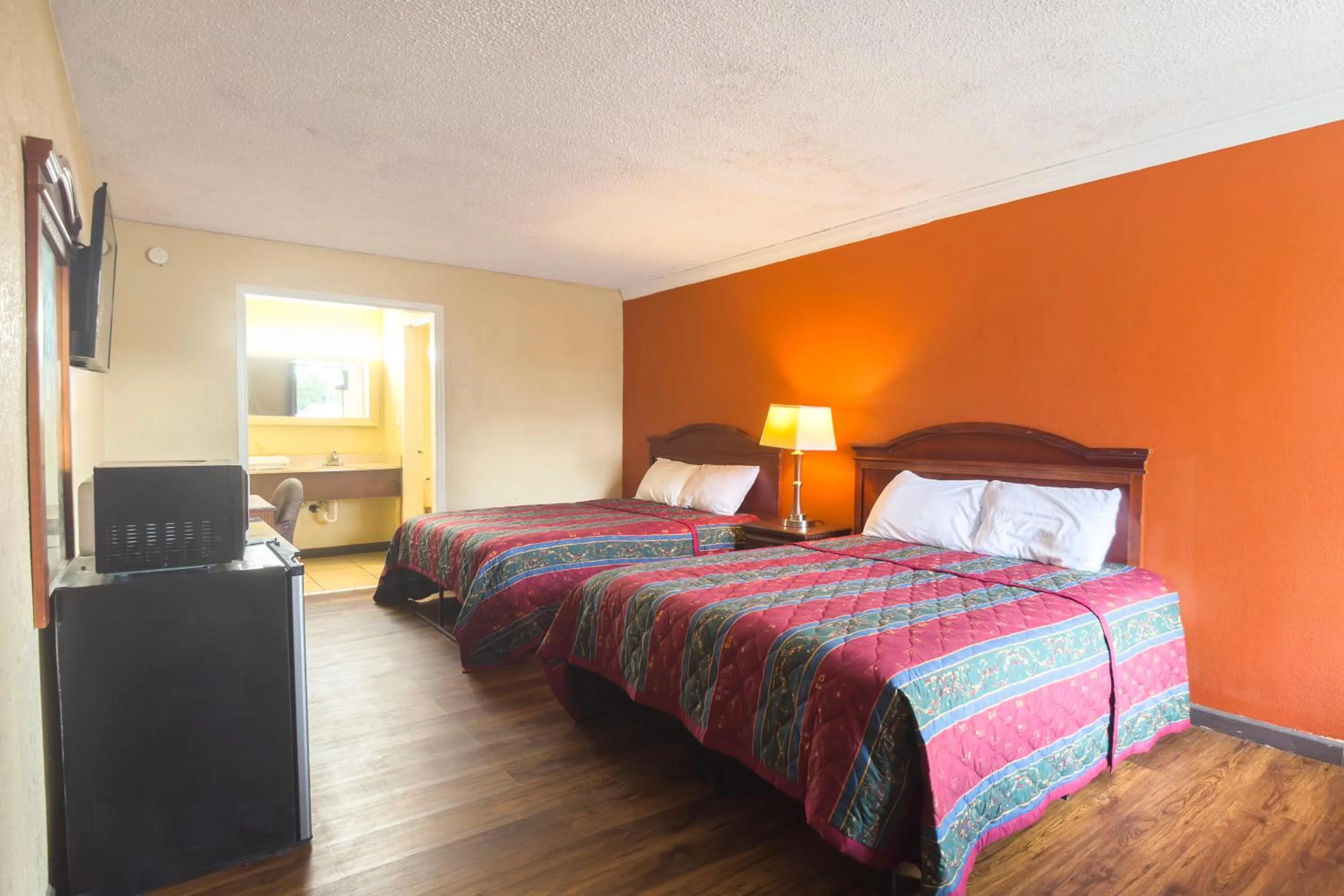 Bedroom, Bed in OYO Hotel Vienna I-75